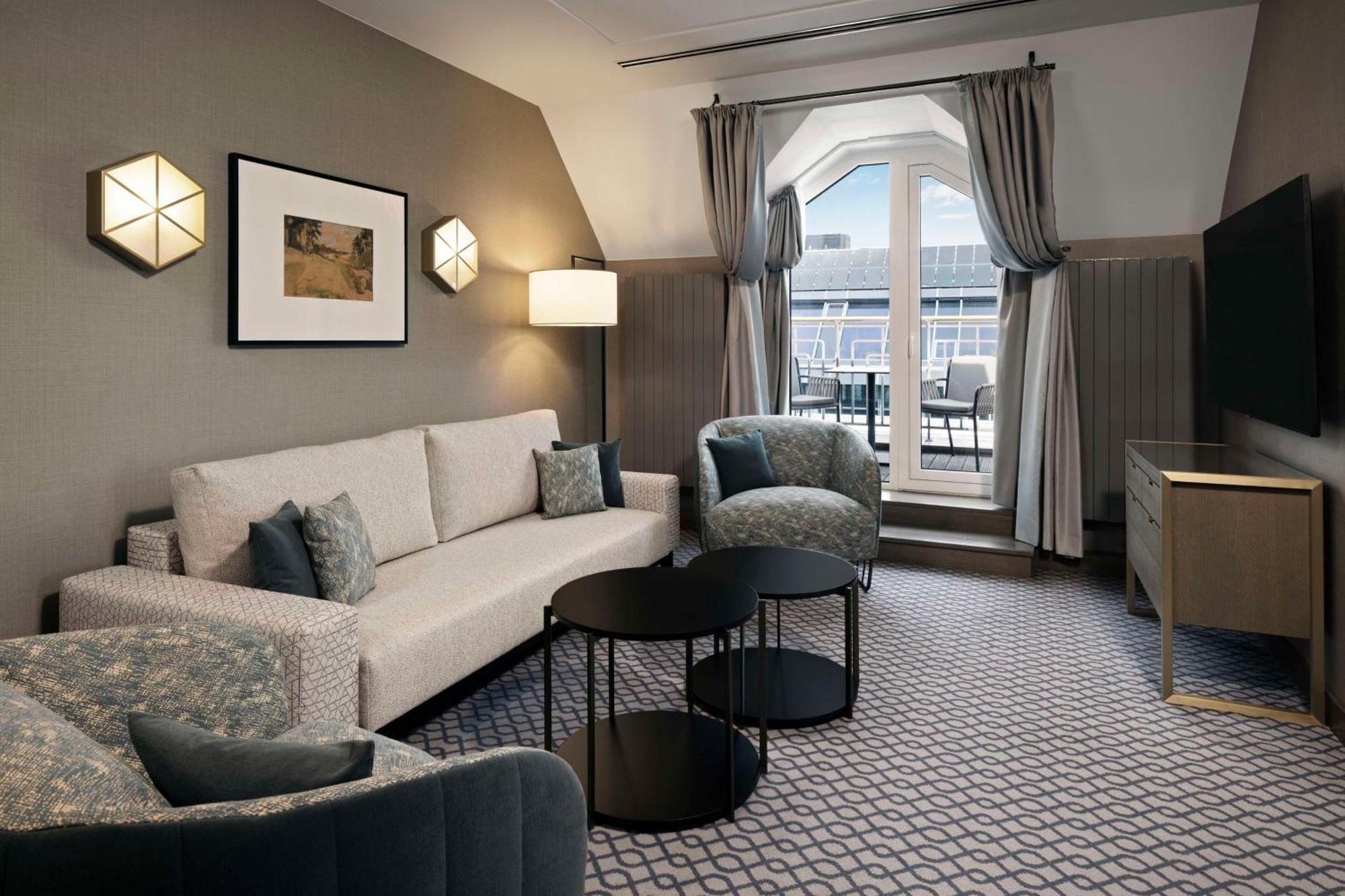 King Penthouse Corner Suite