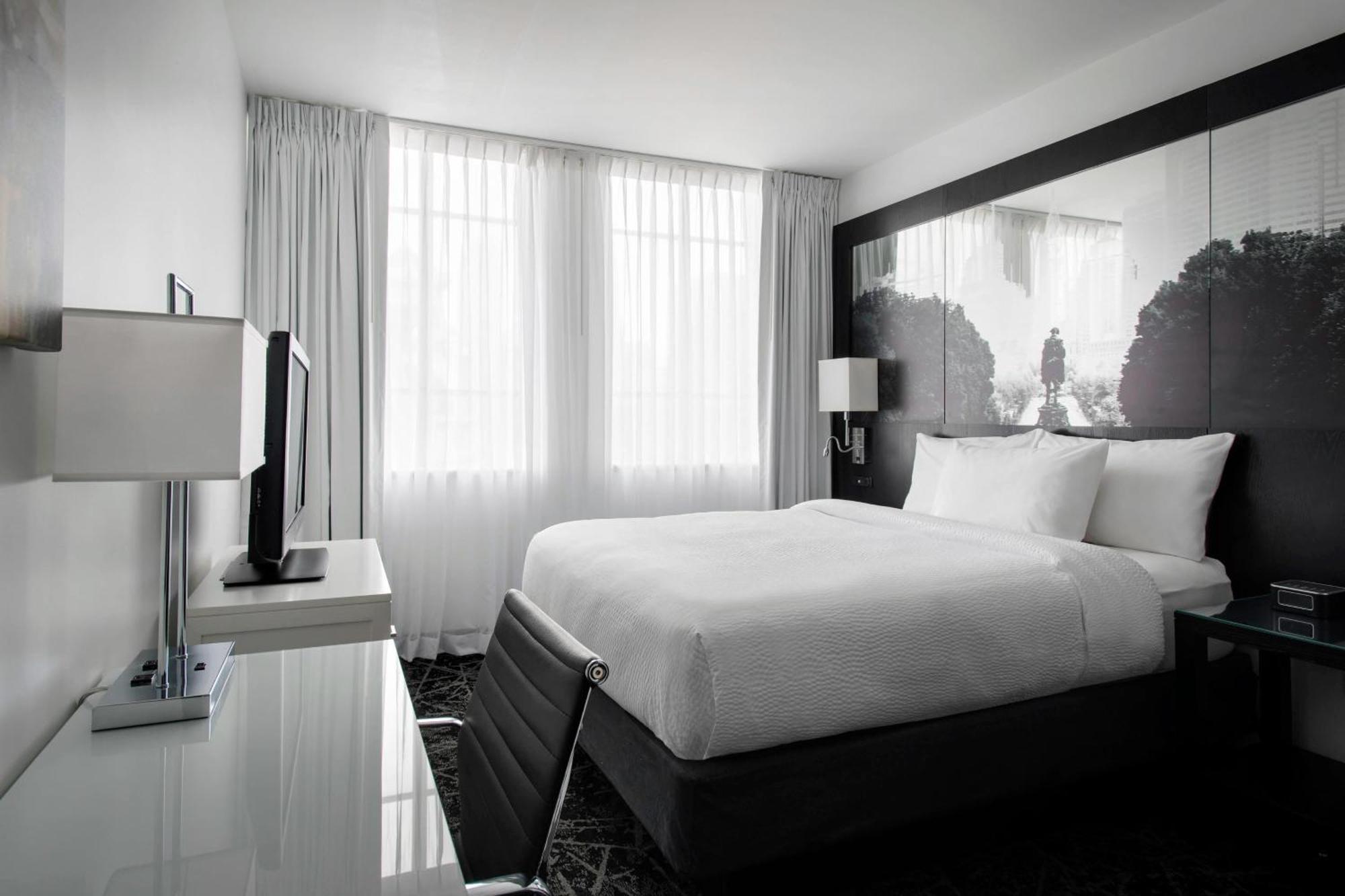 Executive King Room,1526265163:JPEG
