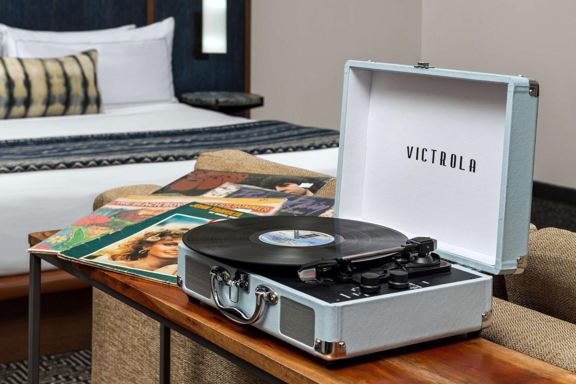 Junior King Suite with Urban View,1551426745:JPEG