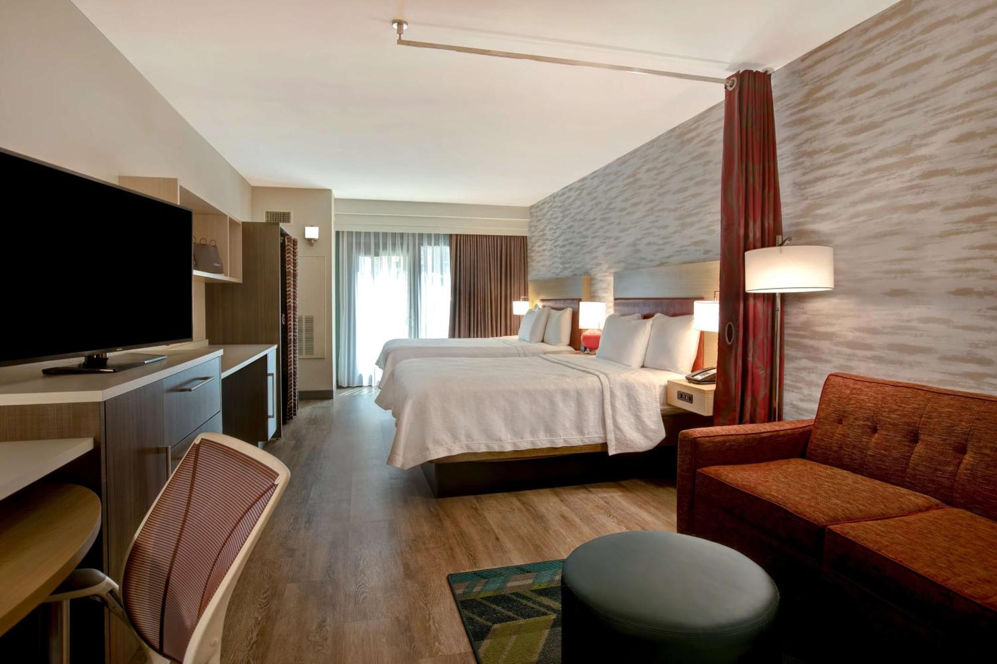 Queen Studio with Two Queen Beds - Non-Smoking