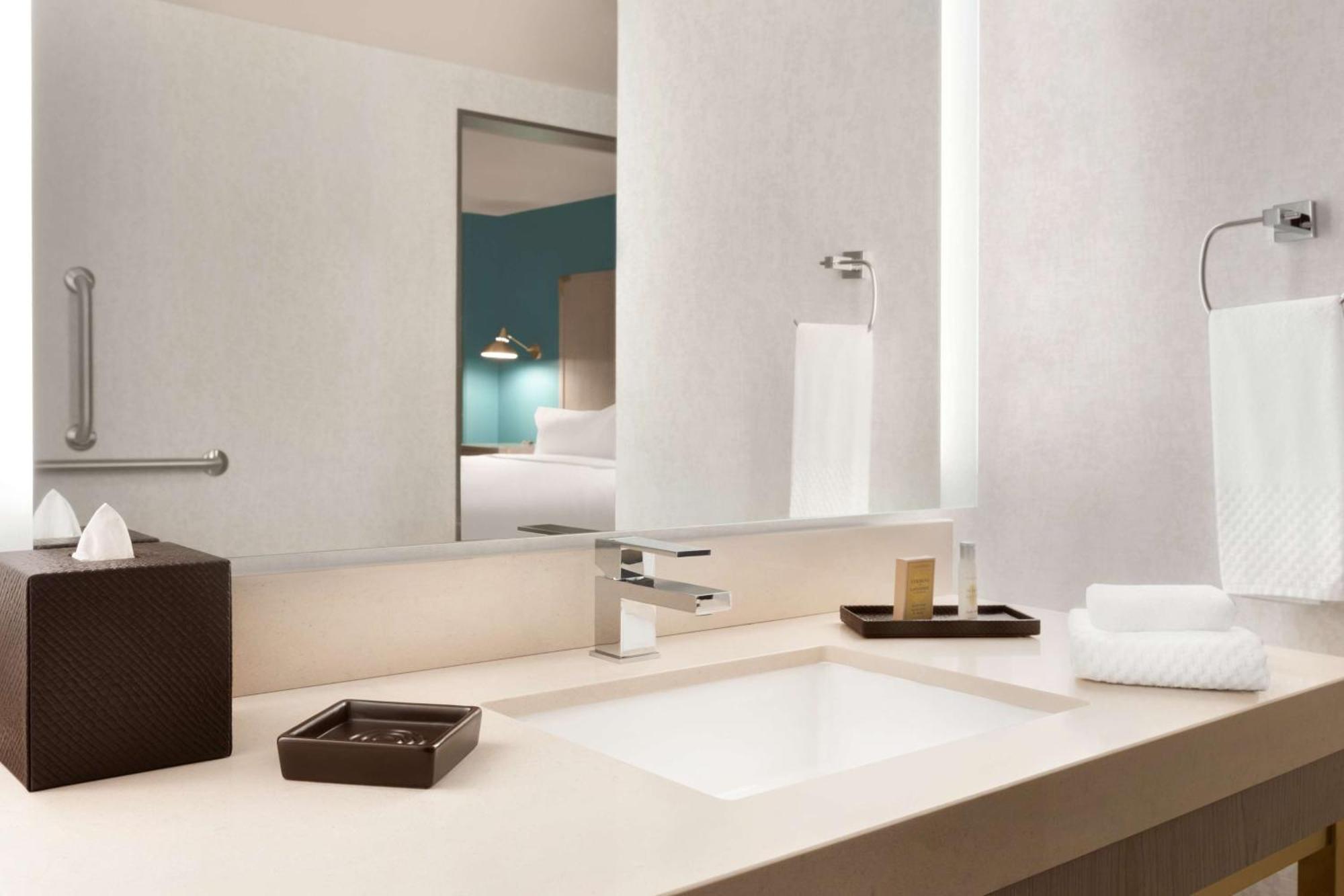 King Suite - Hearing Accessible