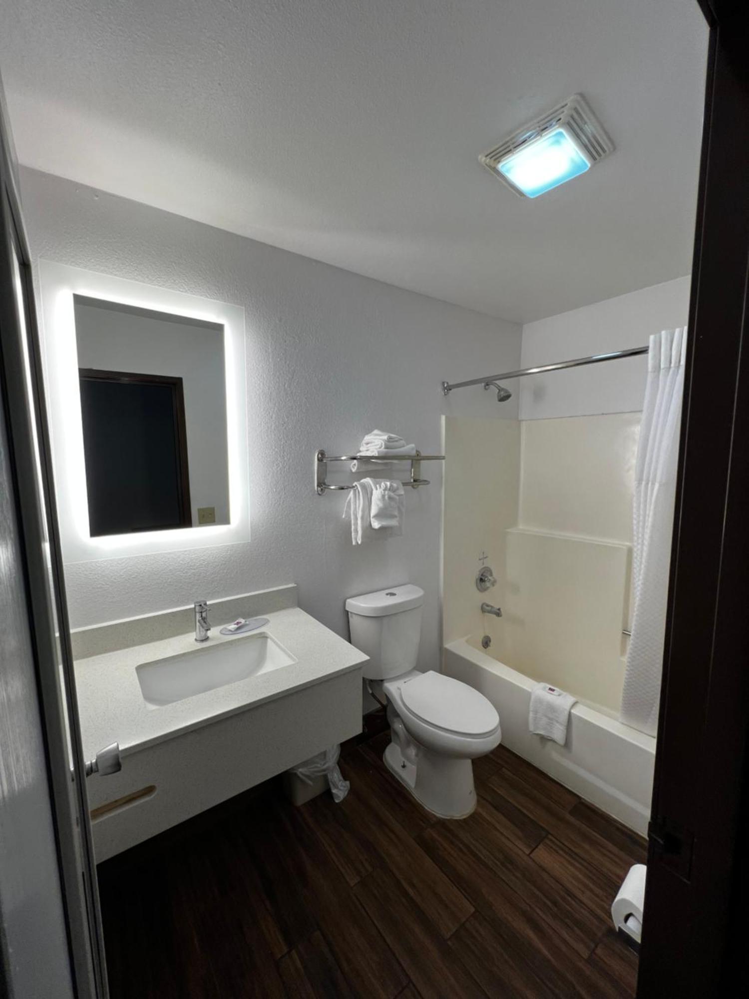 Queen Room with Three Queen Beds - Non-Smoking