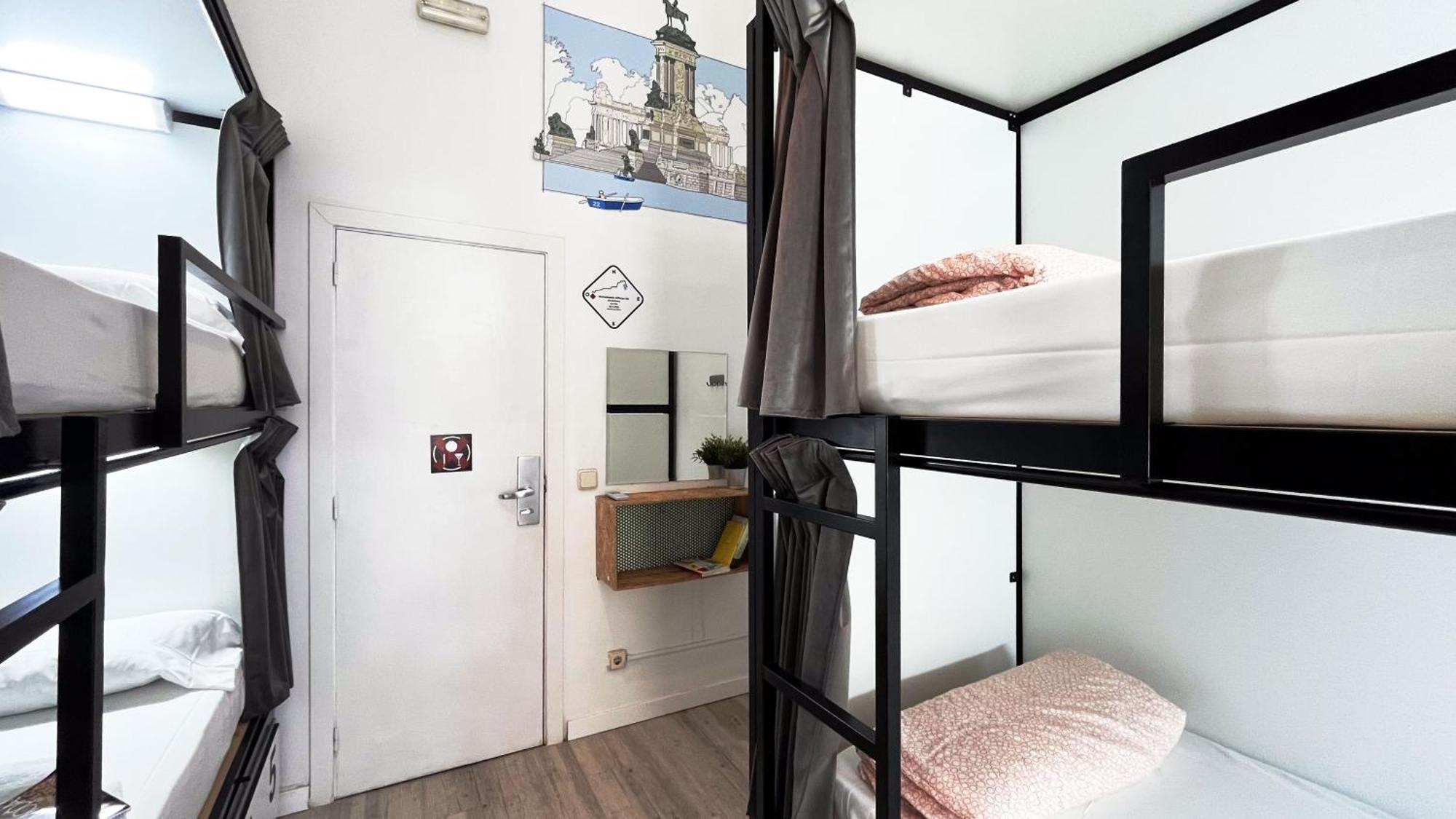 Bed 6-Bed Dormitory Room,1555263907:JPEG