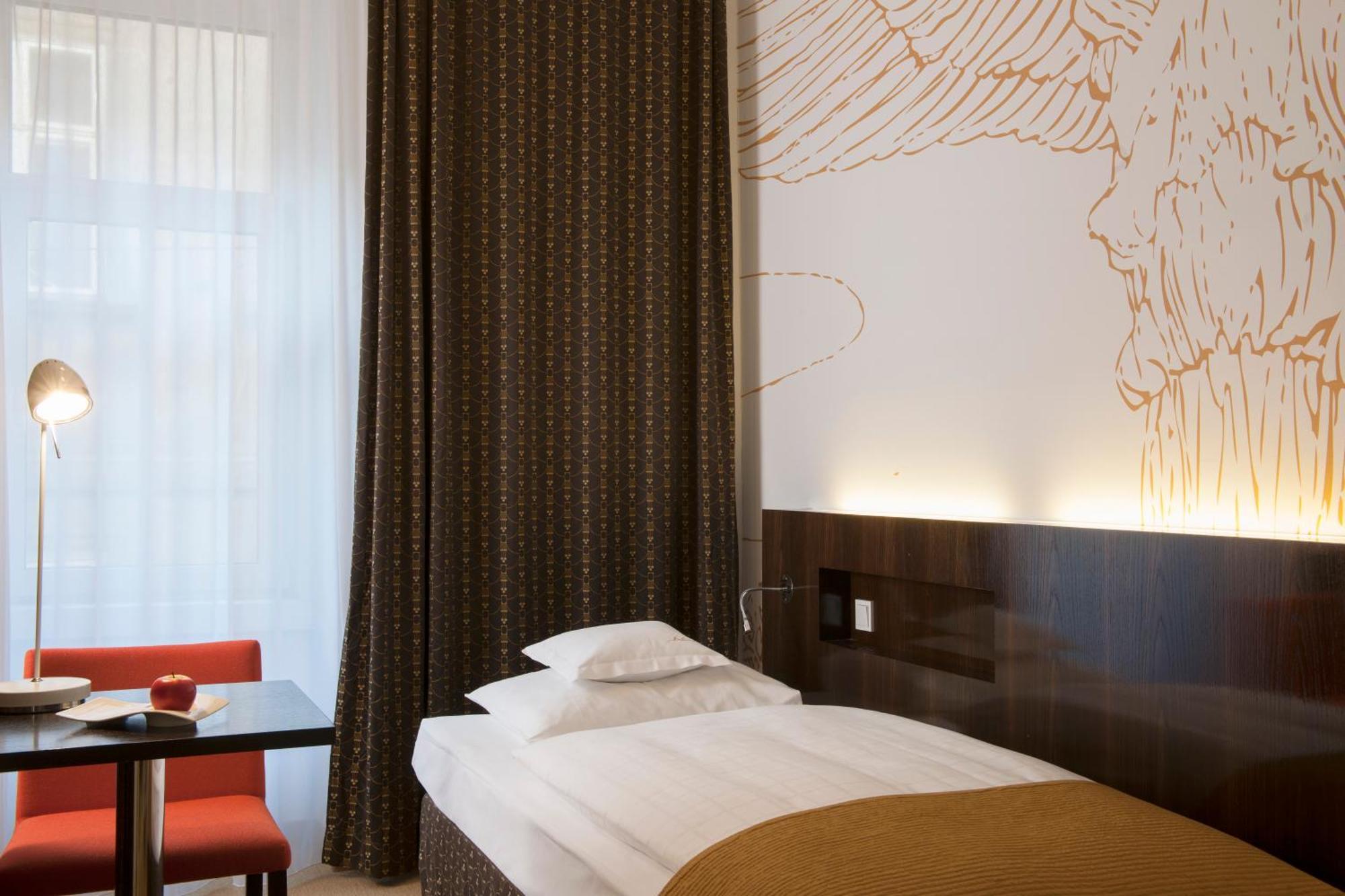 Classic Single Room,79007148:JPEG