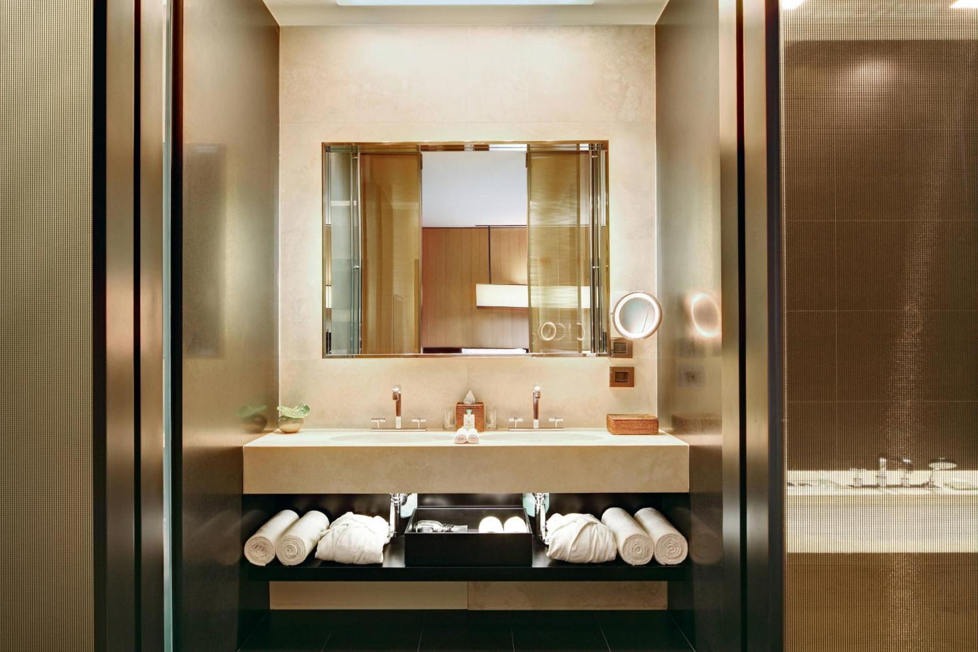 Deluxe Suite Garden View