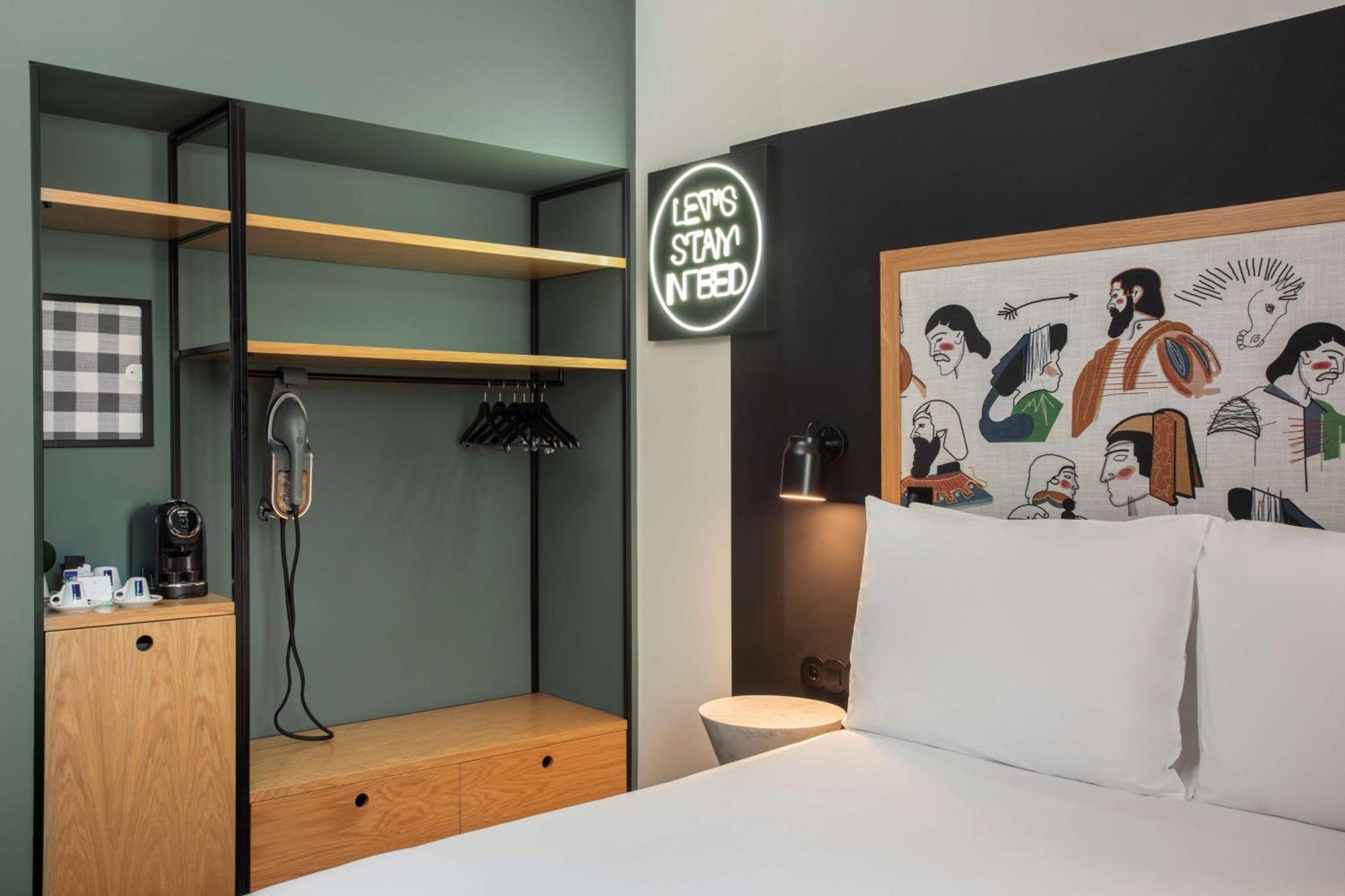 Queen Room