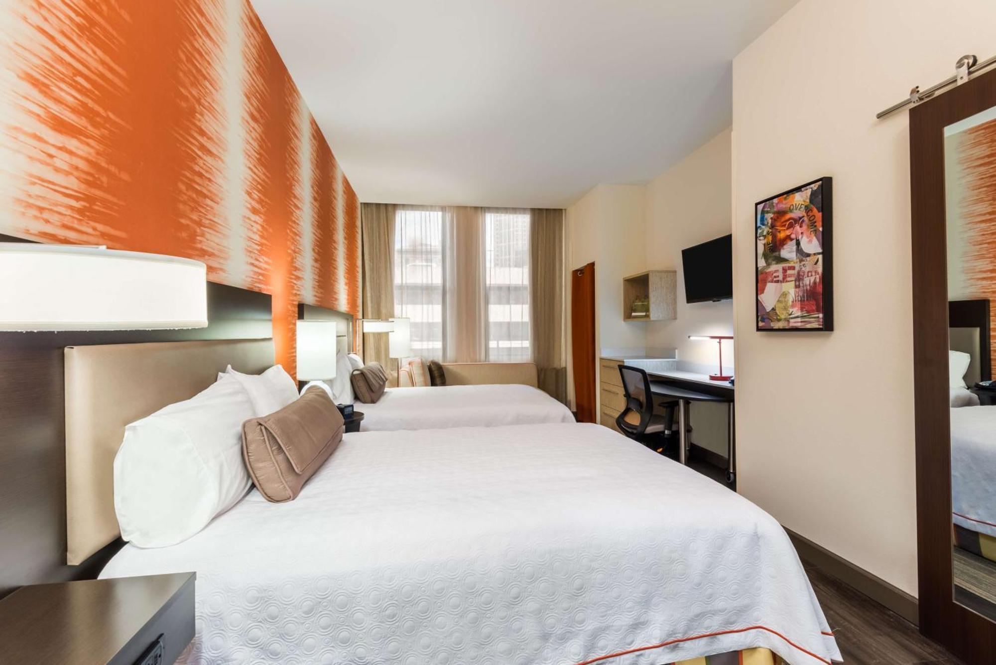 Studio with Two Queen Beds - Hearing Access