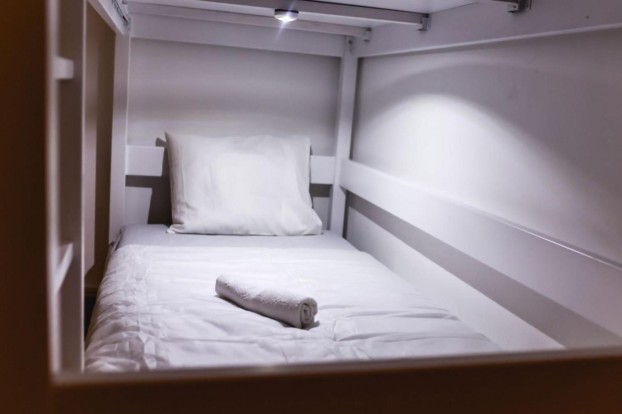 Single Bed 4-Bed Dormitory Room