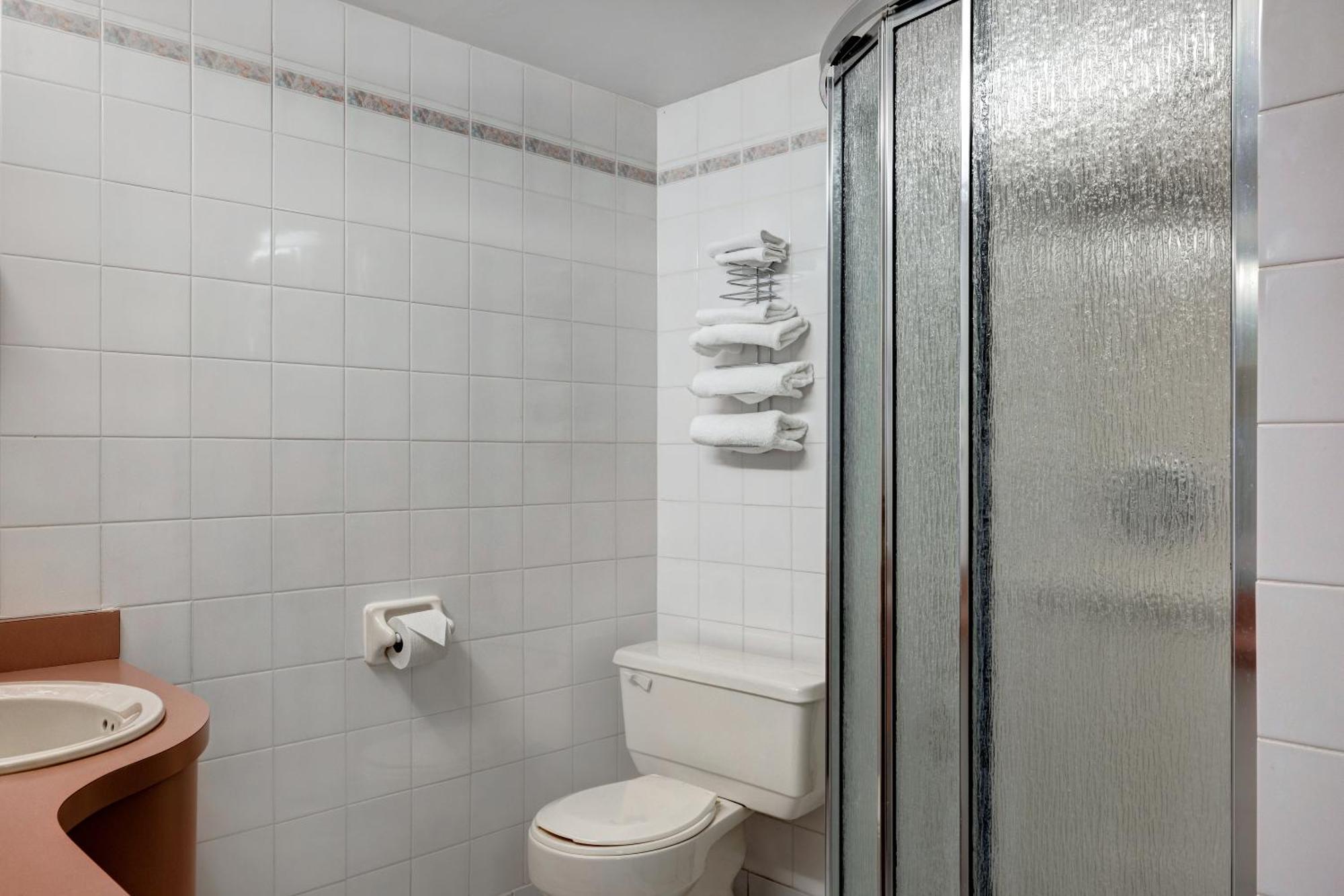 King Room with Hot Tub - Non-Smoking,1558106143:JPEG