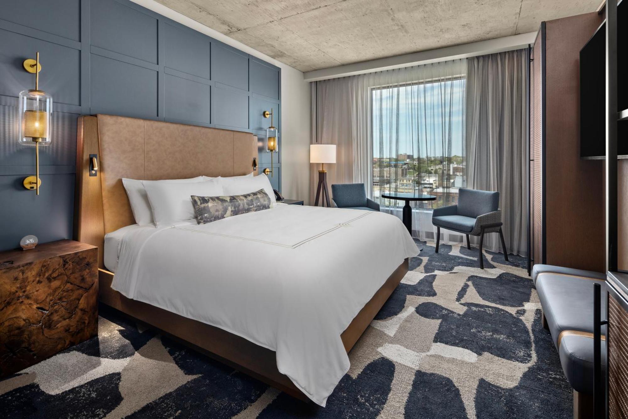 Standard King Room