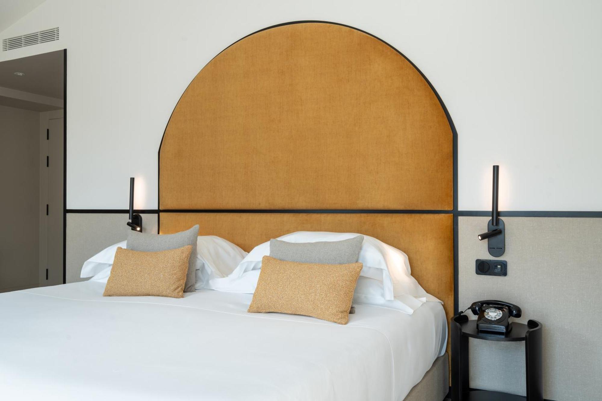 Premium Double Room,1558945804:JPEG