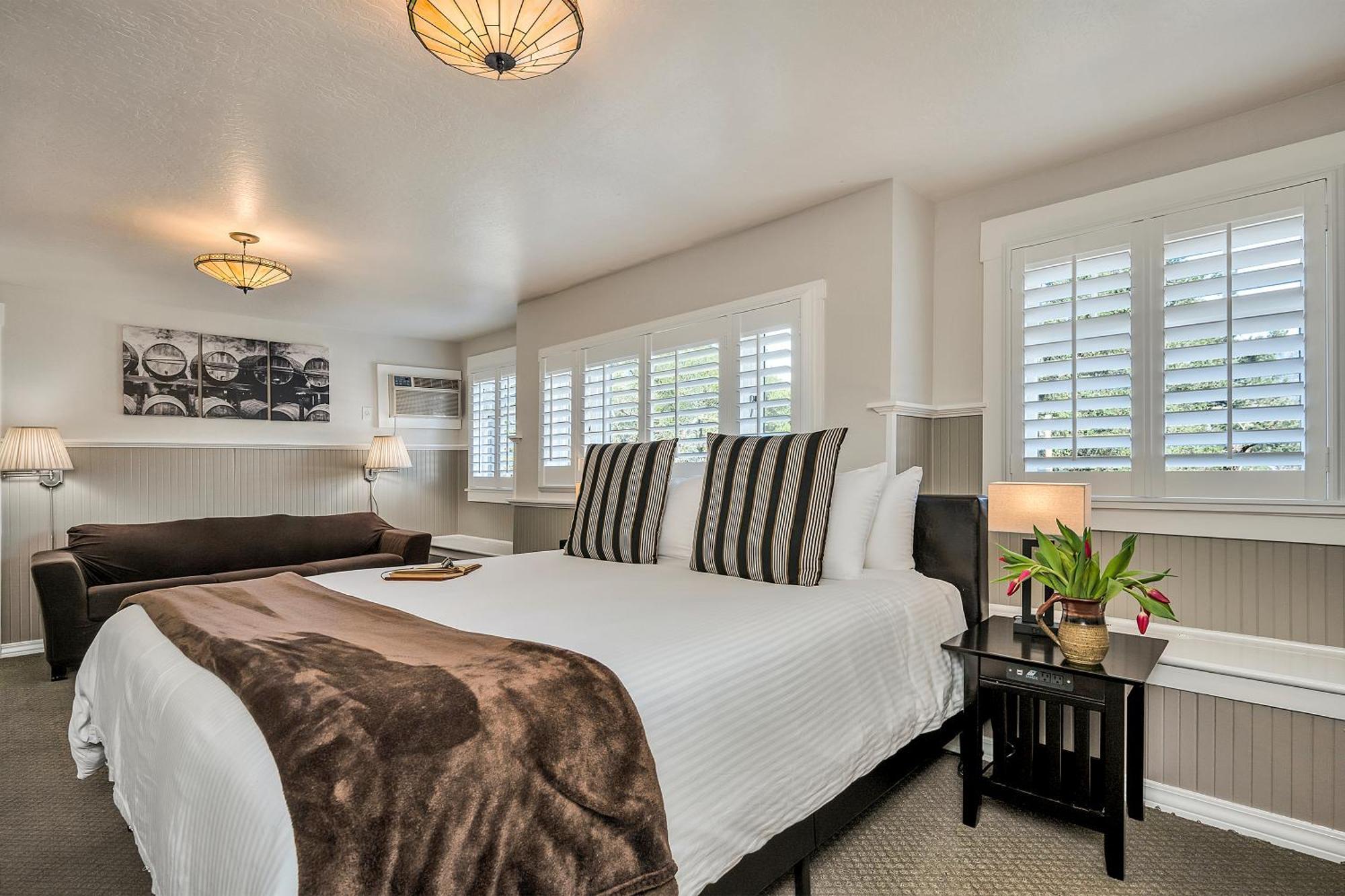 Deluxe King Room