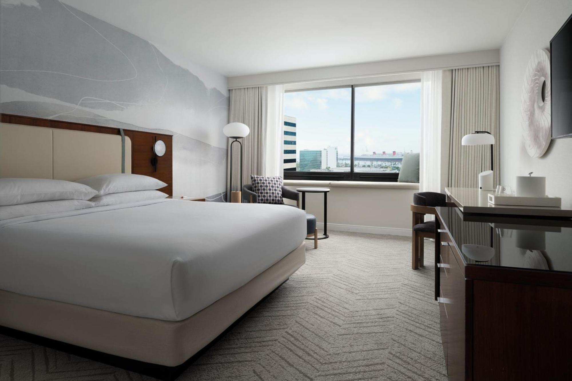 King Room Harbor View M Club Lounge Access,1567027541:JPEG