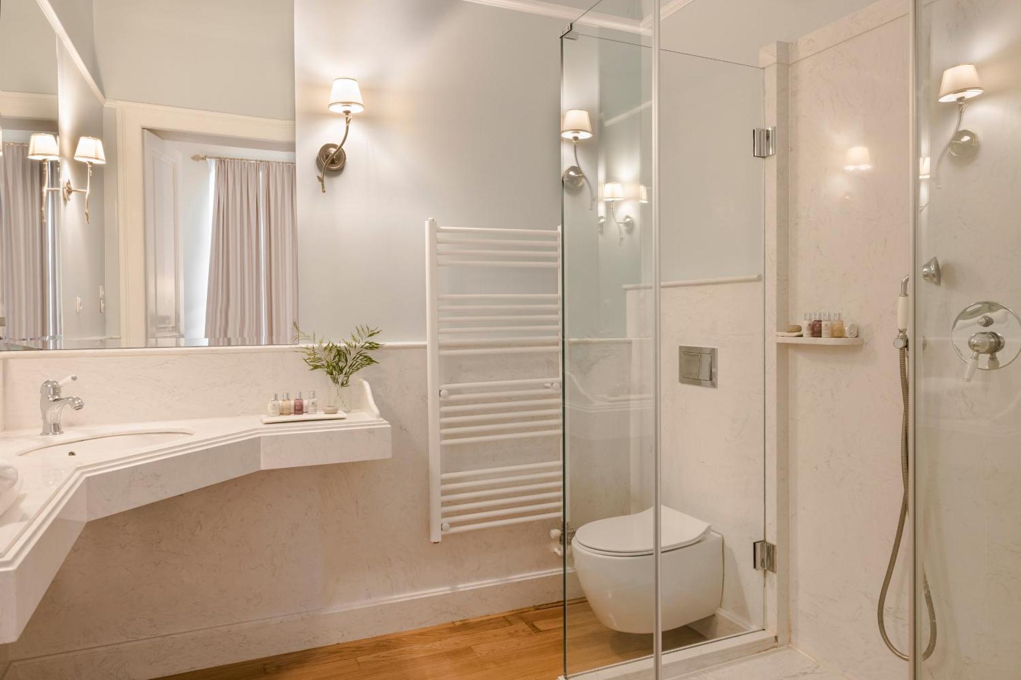 Friends & Family 2 bedroom 3 bathroom Suite