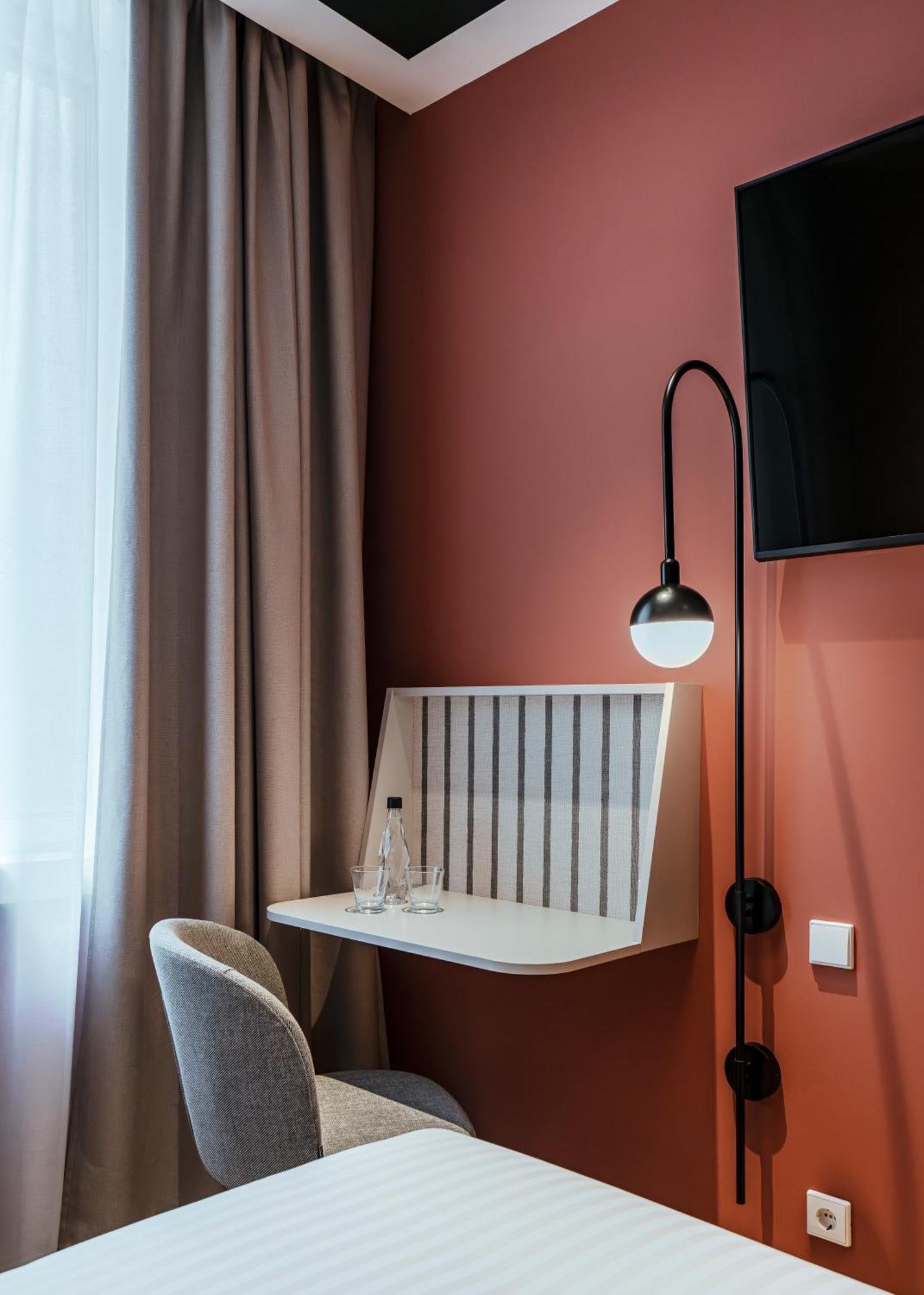 Petite Double Room