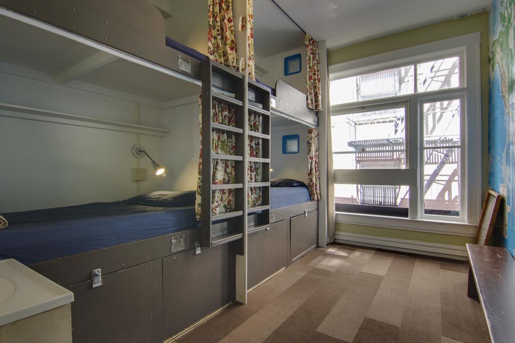 Bed in 10-Bed Mixed Dormitory Room