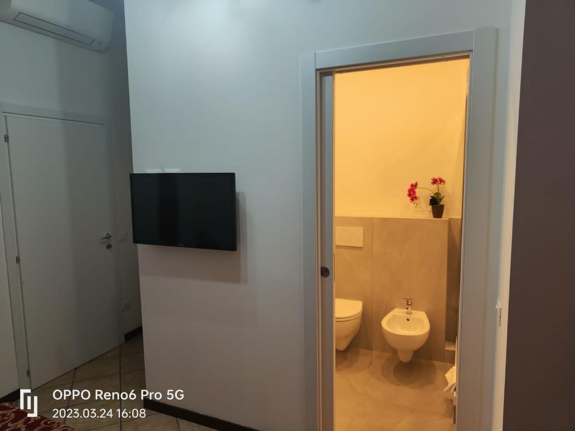 Double Room Private Bathroom