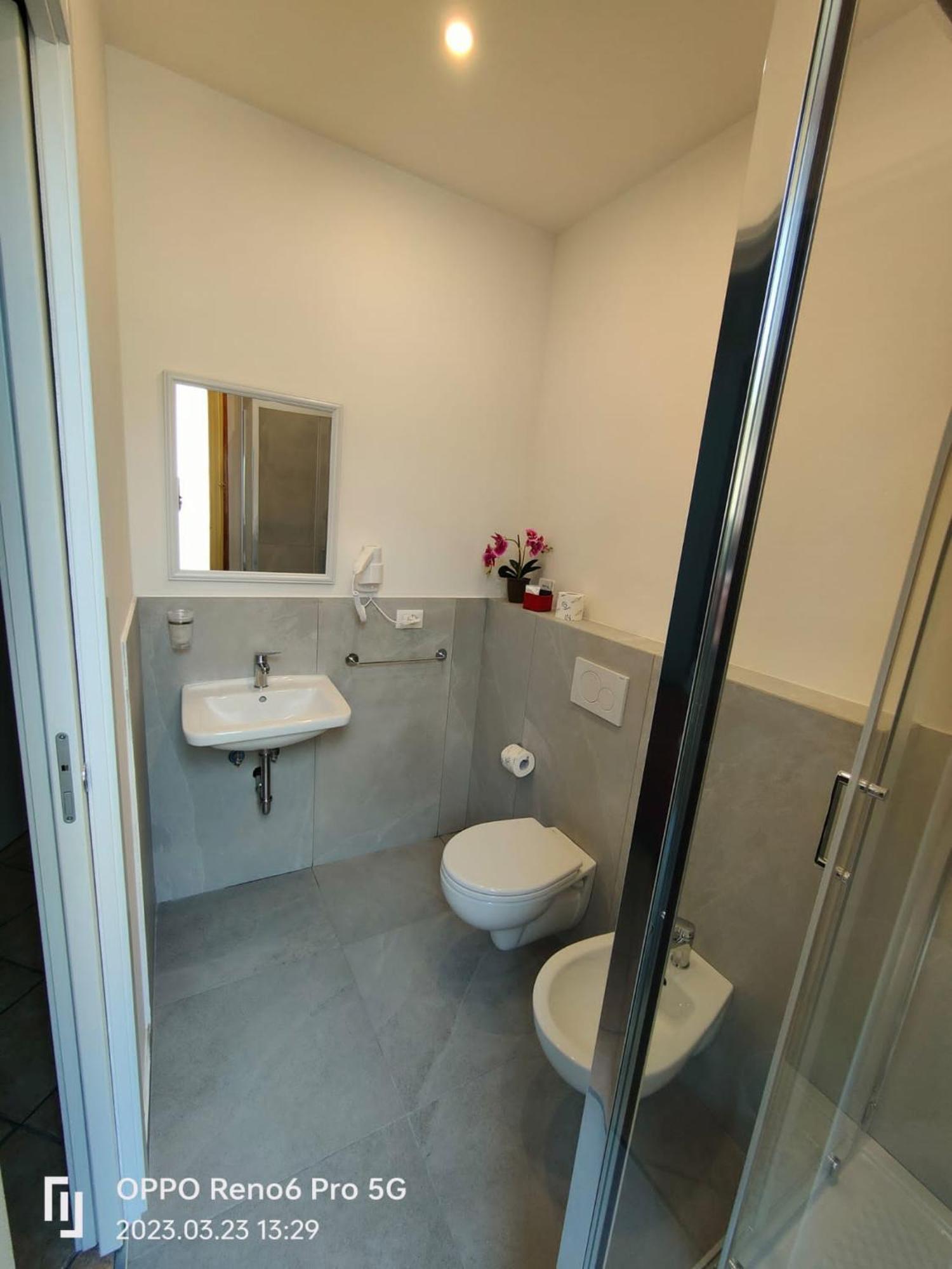 Double Room Private Bathroom