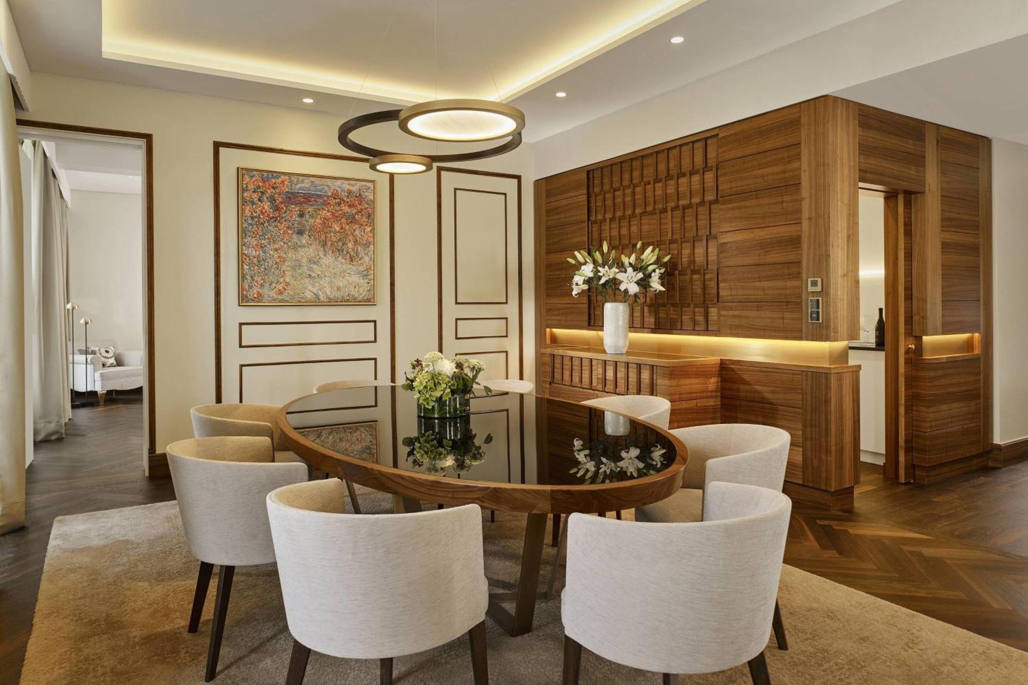 The Ritz-Carlton Albertina Suite Club lounge access City view