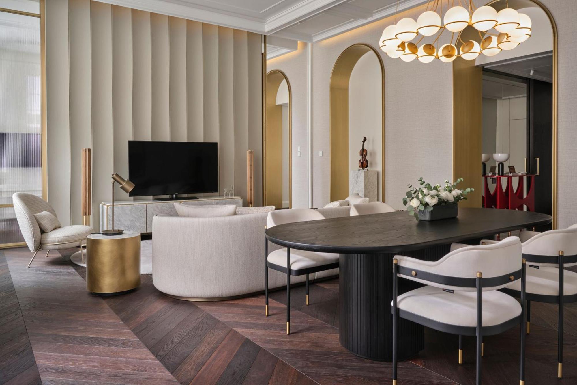 The Ritz-Carlton Symphony Suite Club lounge access