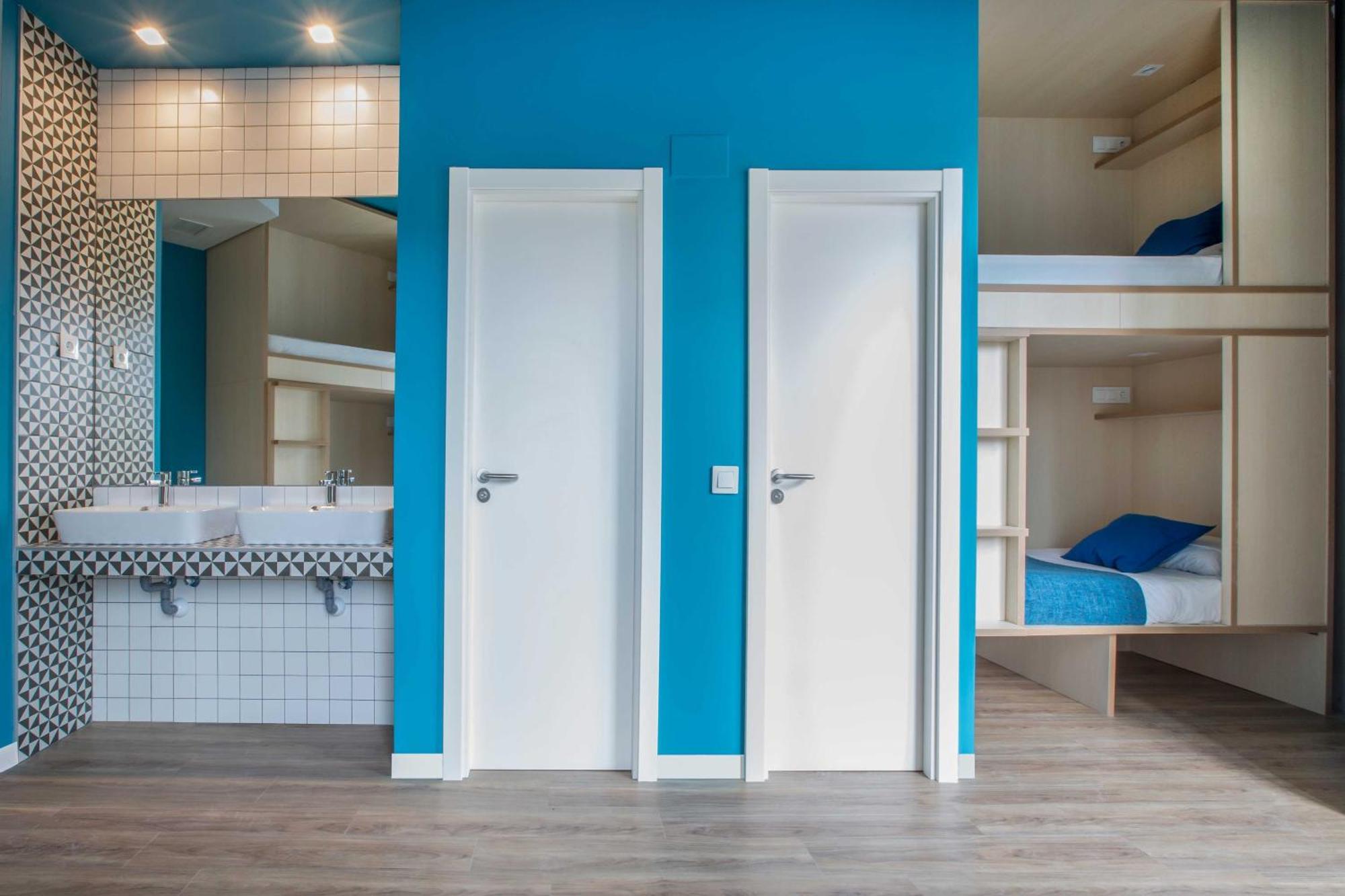 Quadruple Room with Private Bathroom