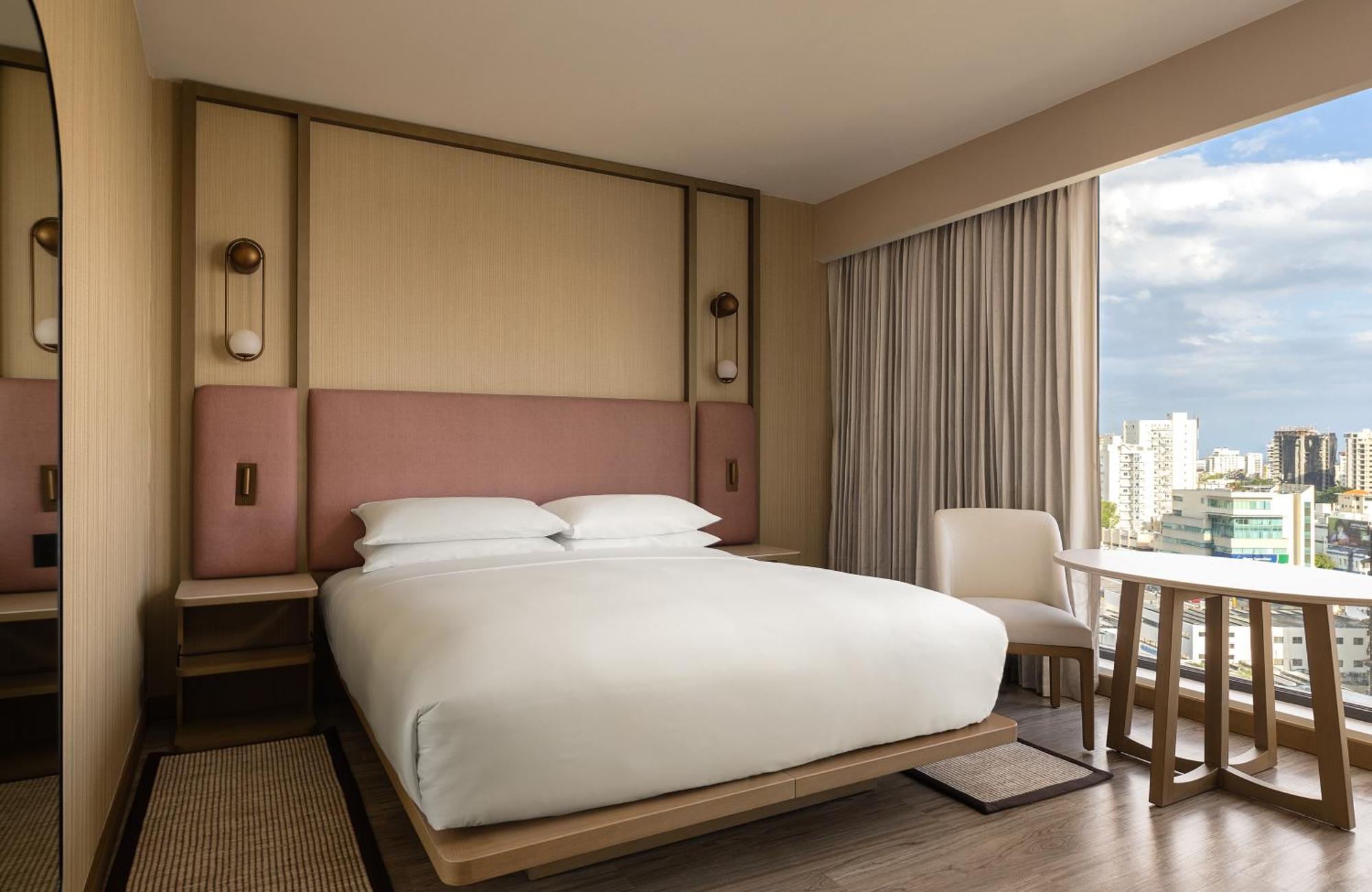 Deluxe Queen Room,1588635644:JPEG