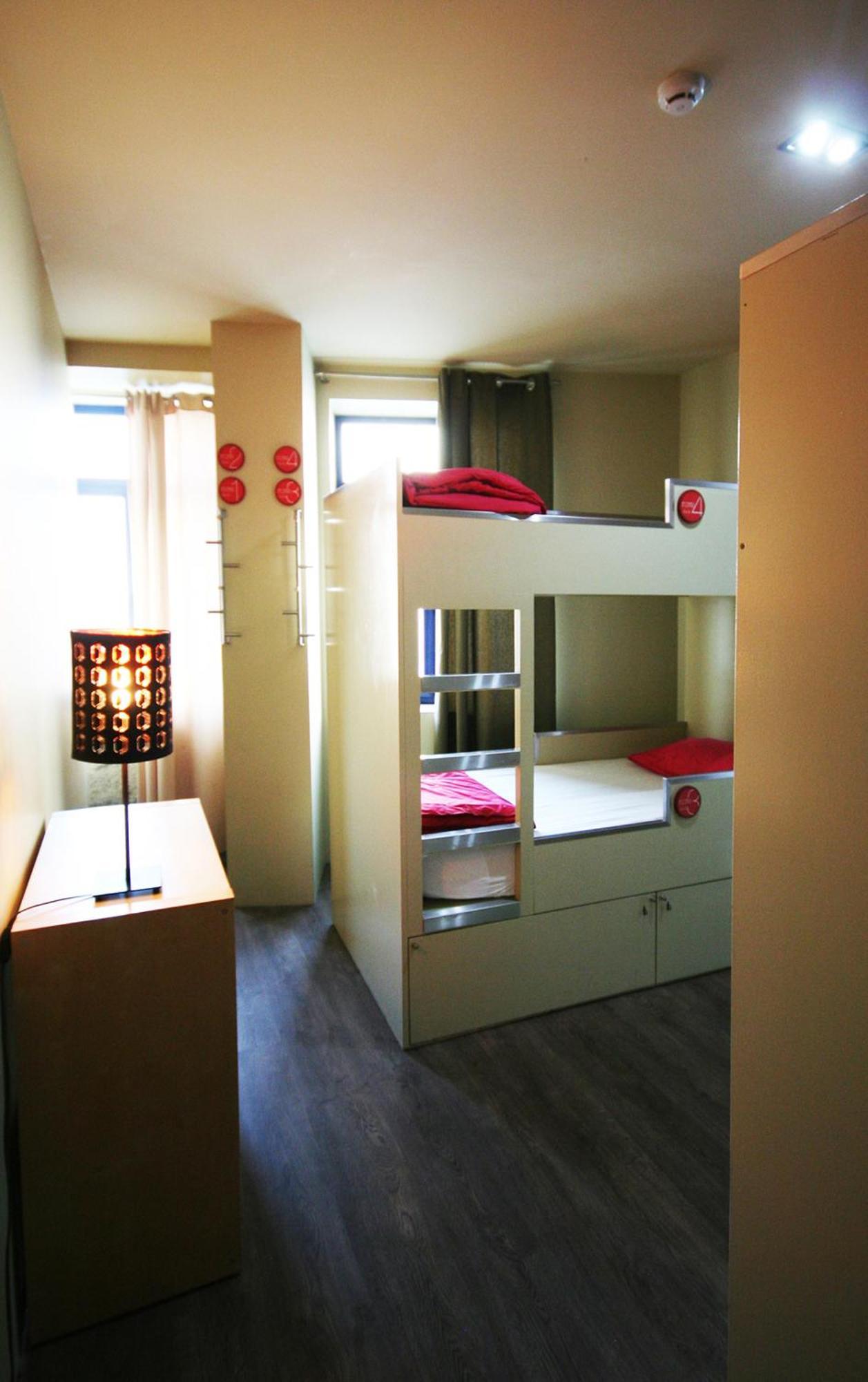 Bed 4-Bed Dormitory Room