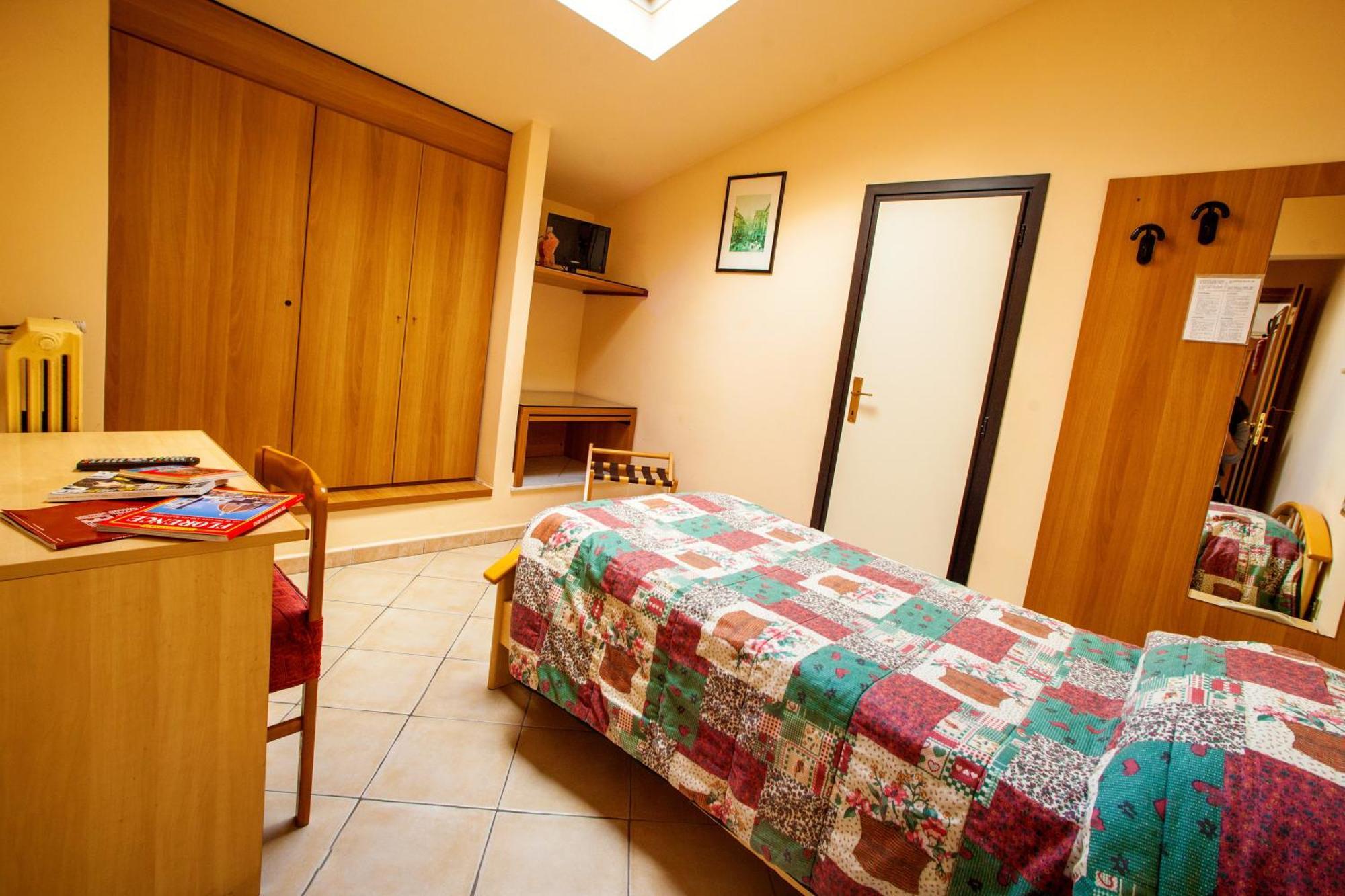 Single Room Private External Bathroom