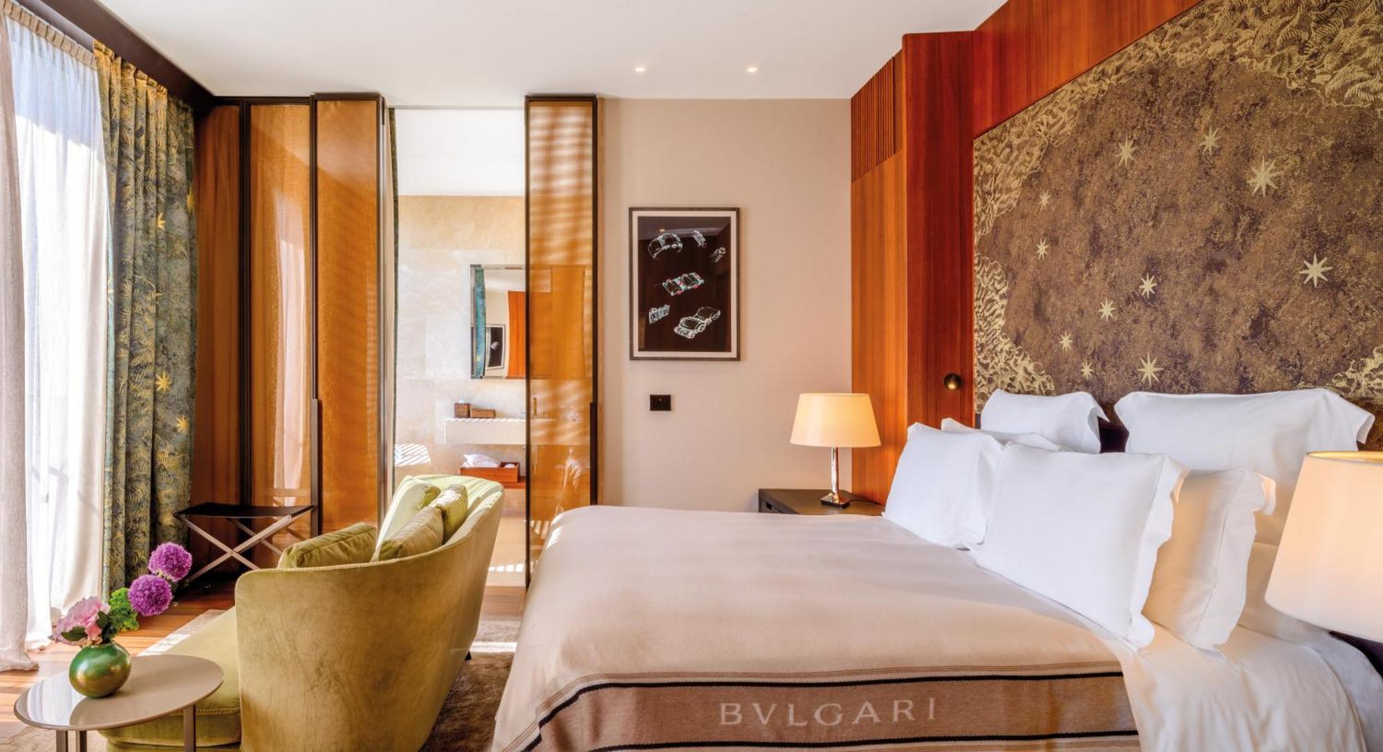 One-Bedroom Junior King Suite Garden View
