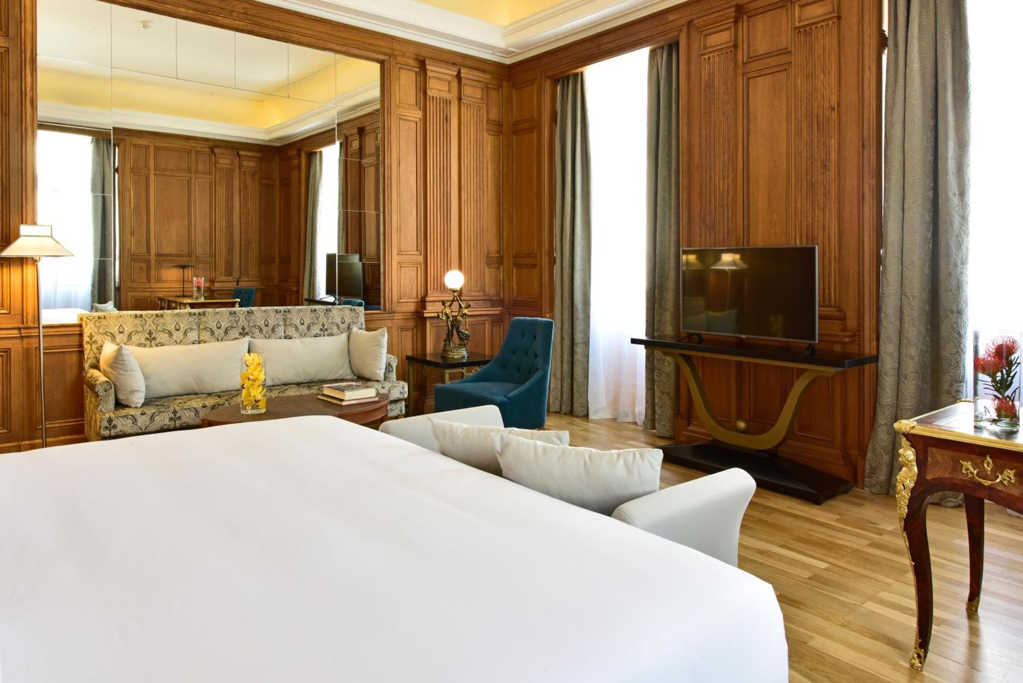 Suite Áurea King Size Bed
