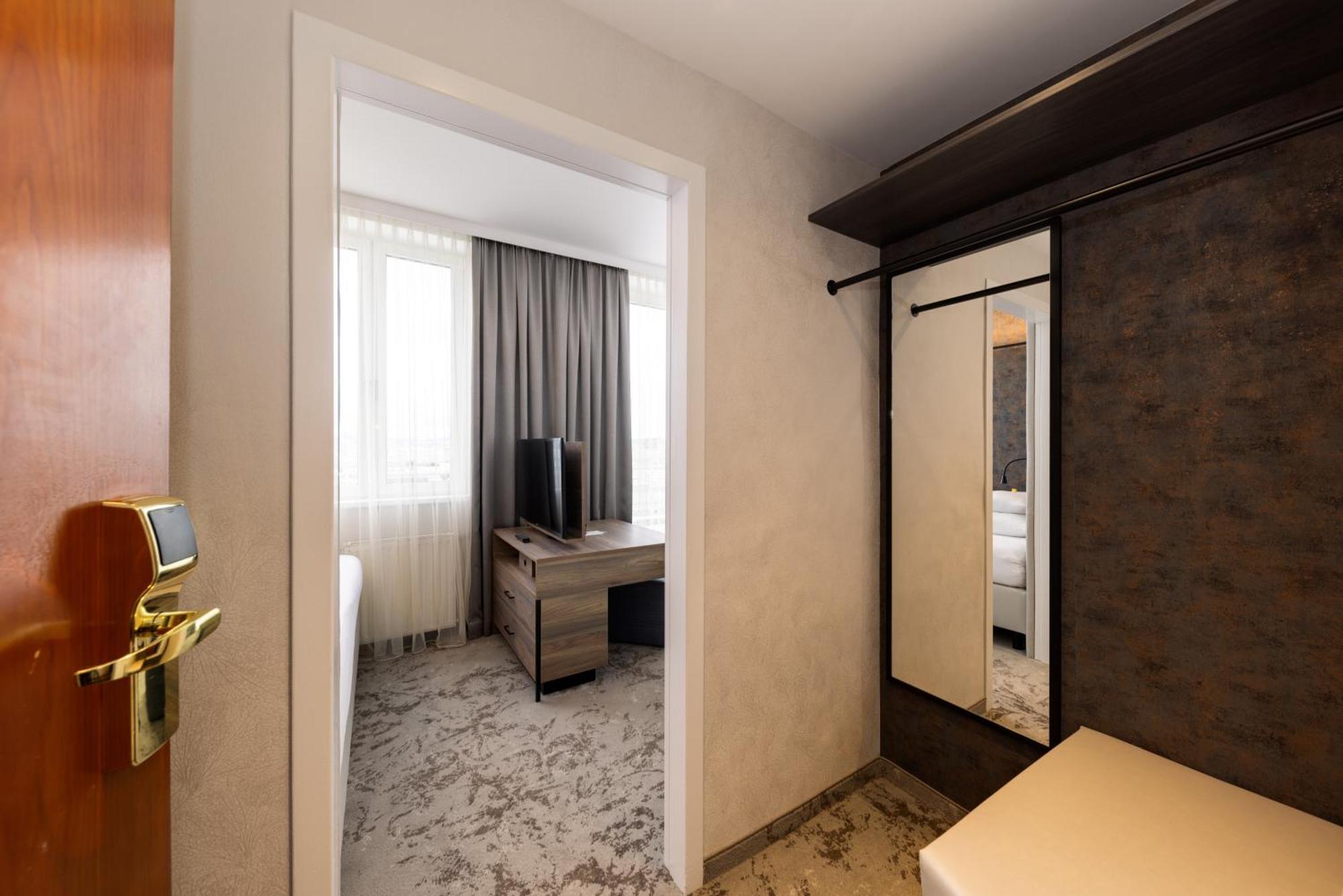 Single Room Terrace