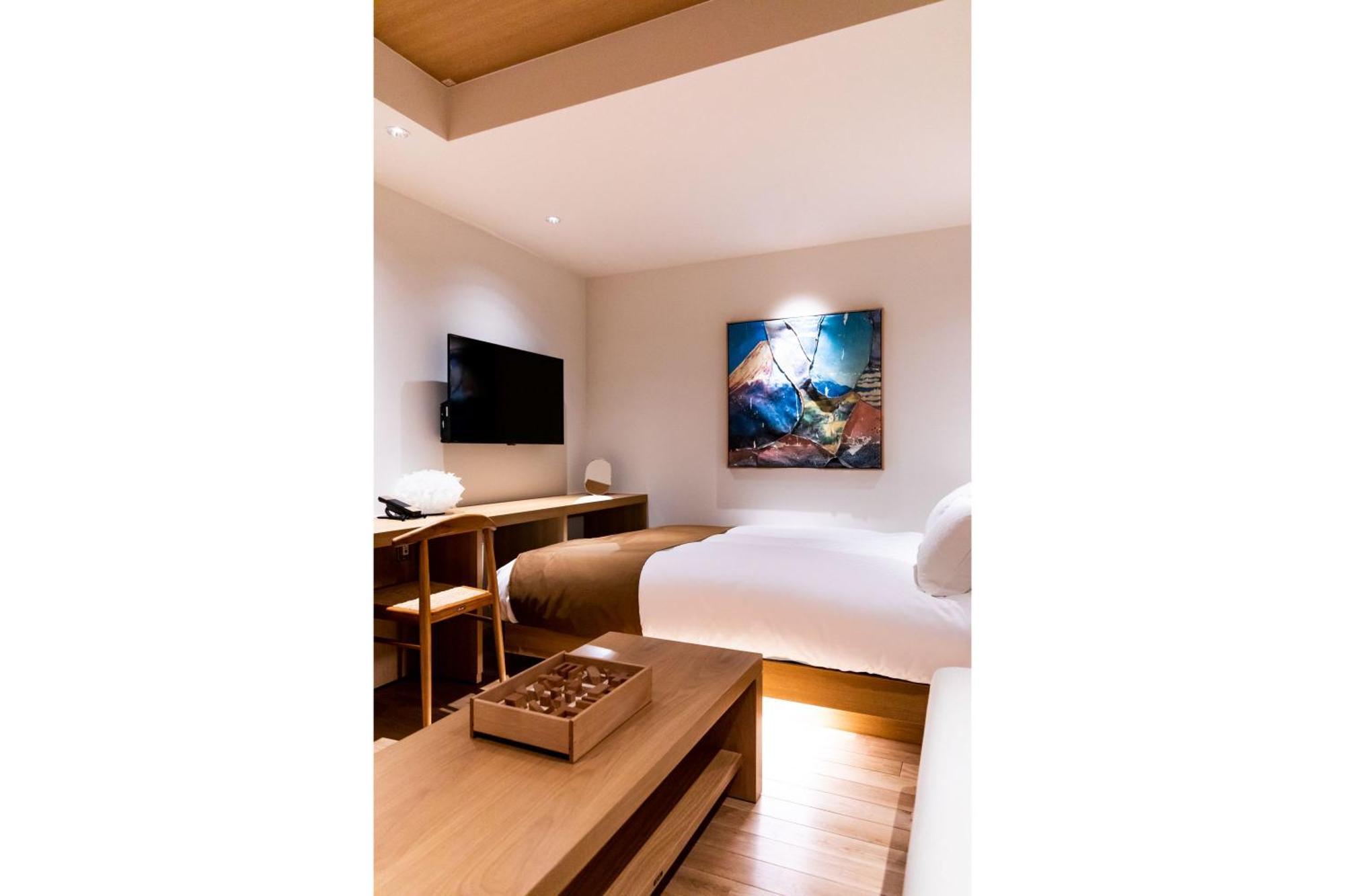 Double Room,1746792311:JPEG