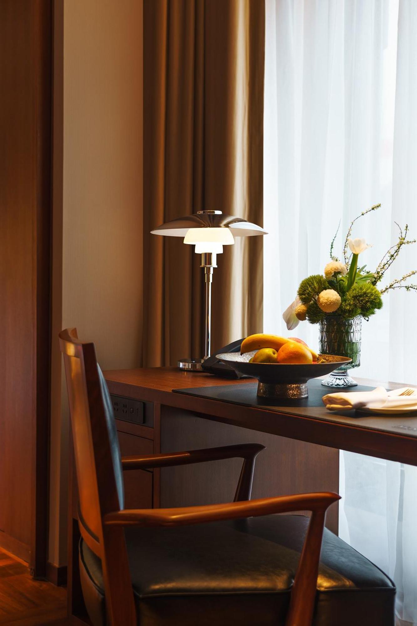 Shanghai Family Suite with City View