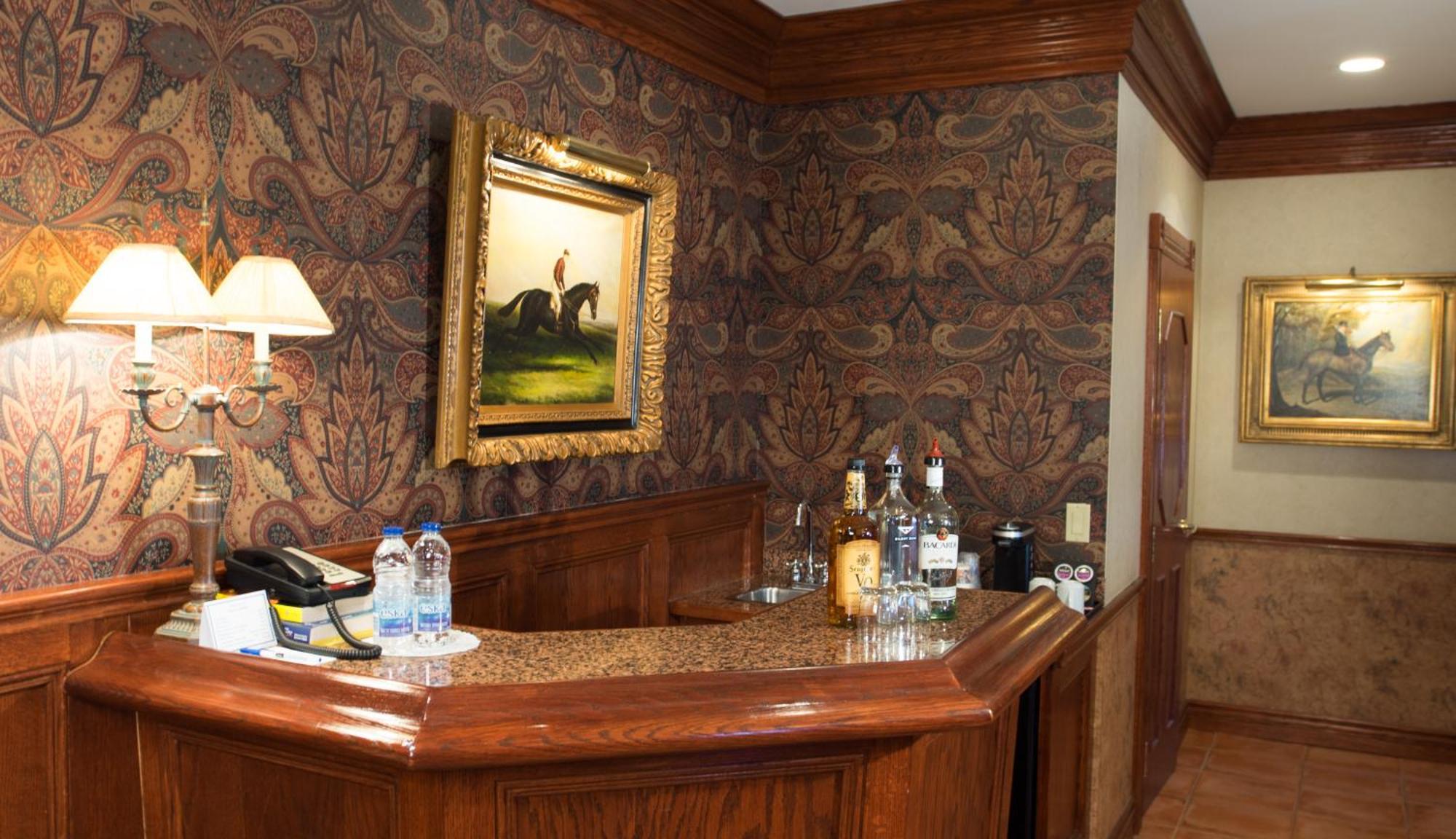 Renaissance King Suite with Spa Bath