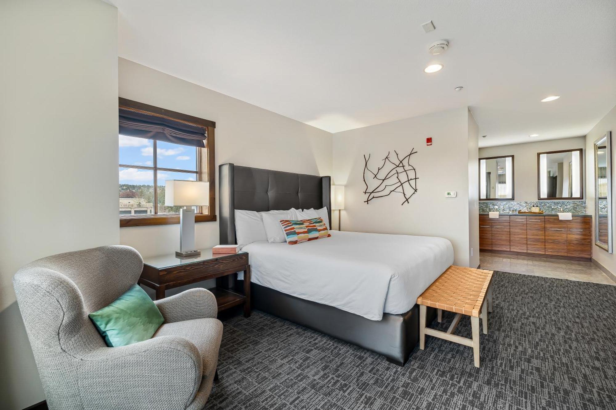 Mountain View Suite with Balcony