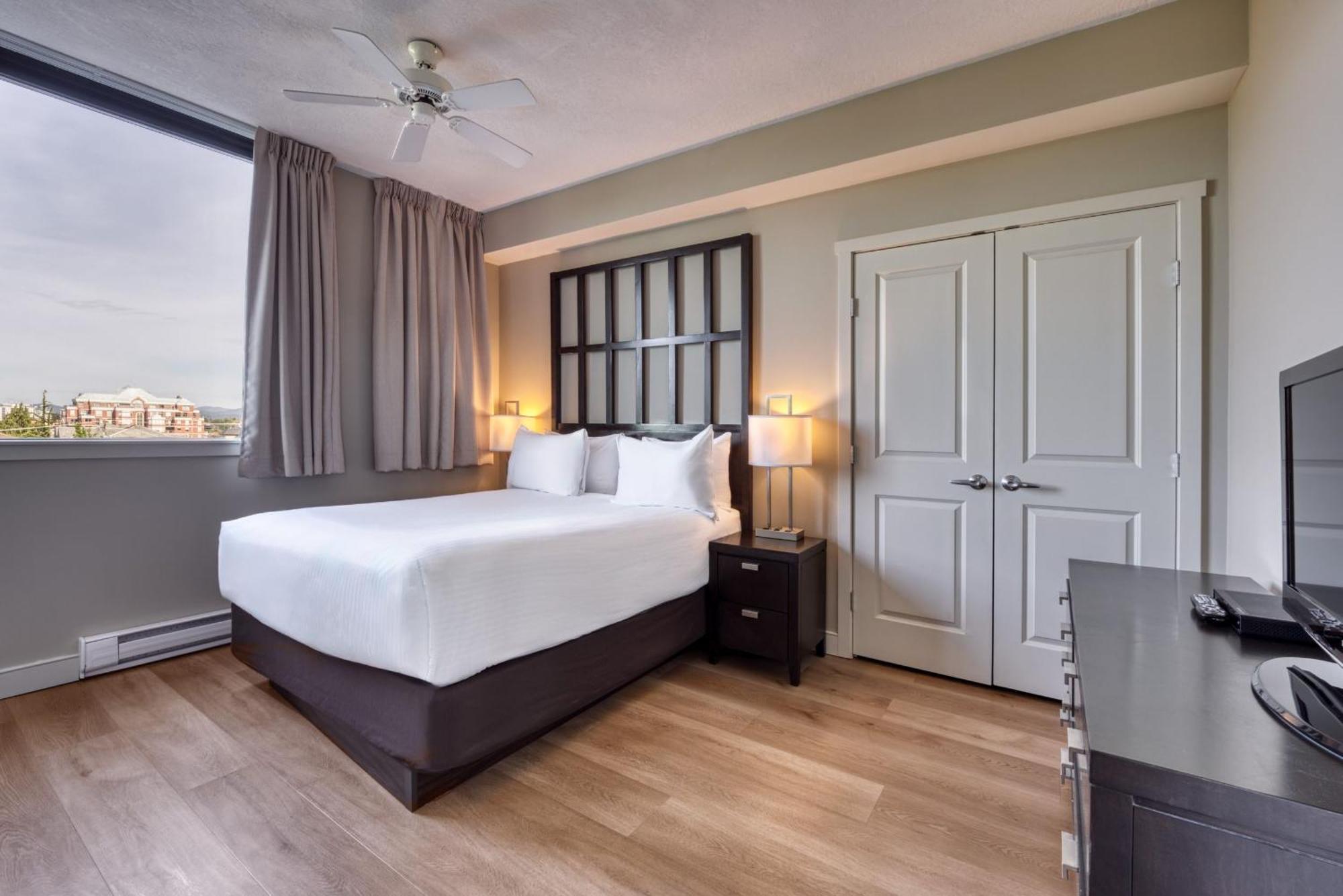 Two-Bedroom Suite,1596016622:JPEG