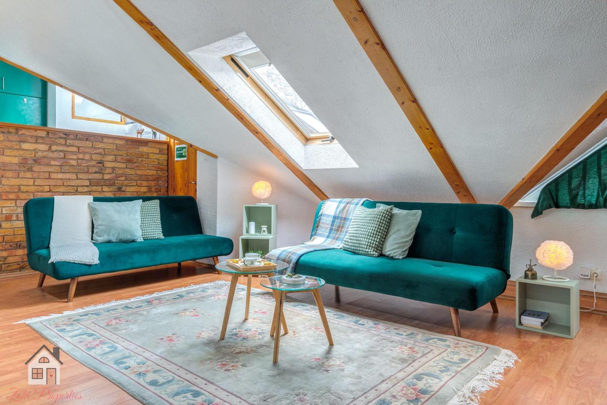 One-Bedroom Emerald
