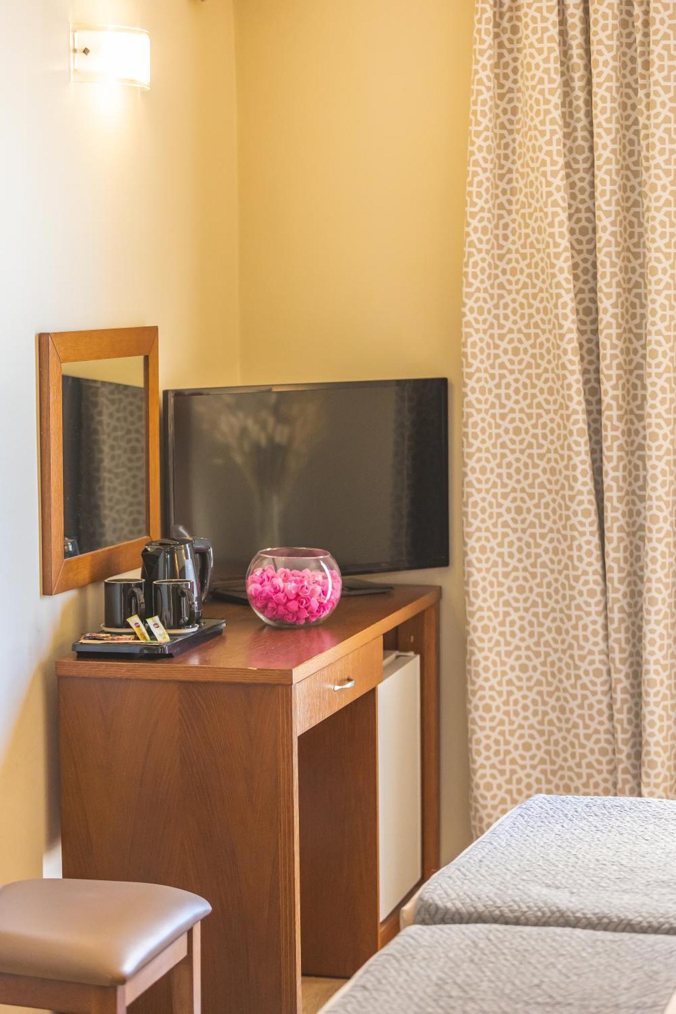 Superior Twin Room,1598410399:JPEG