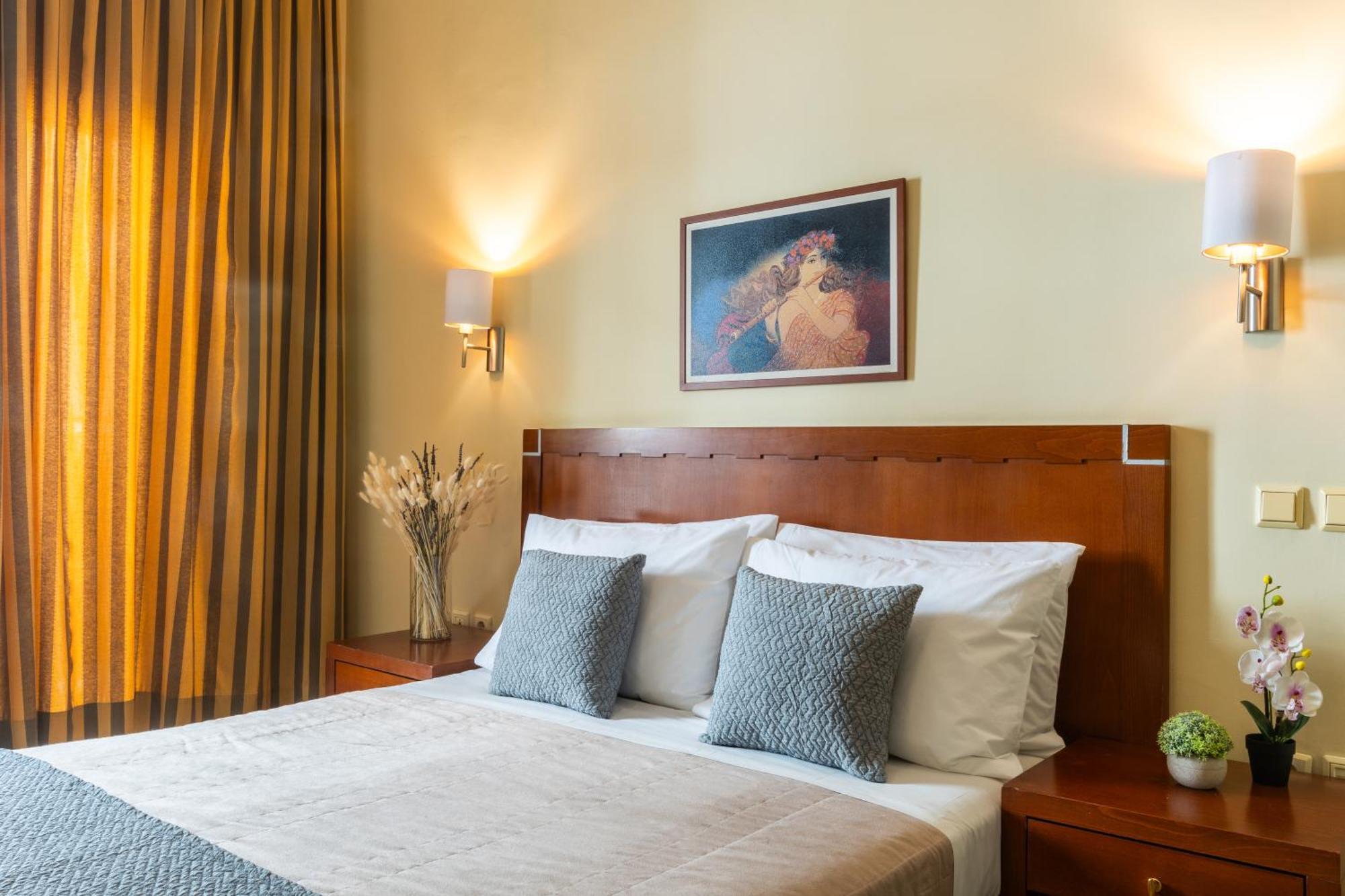Double Room,1598410413:JPEG