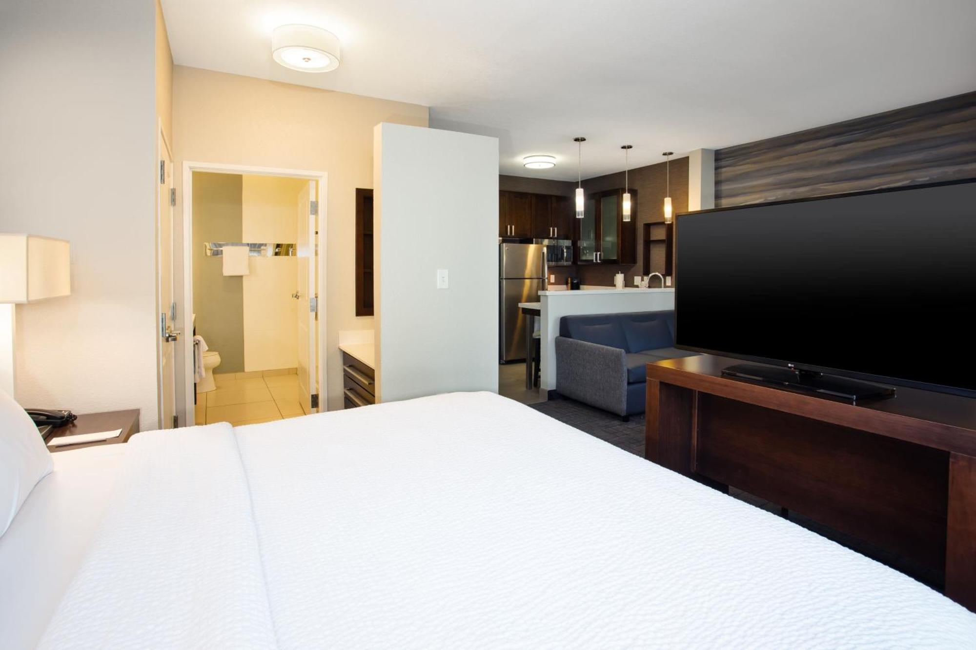 One-Bedroom Suite with Sofa Bed
