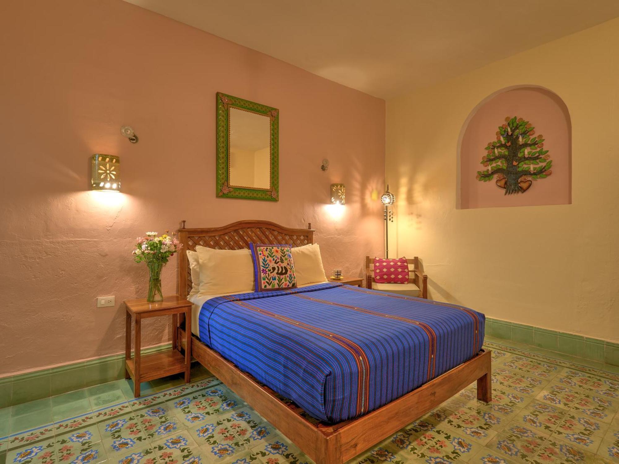Queen Room,1602342191:JPEG