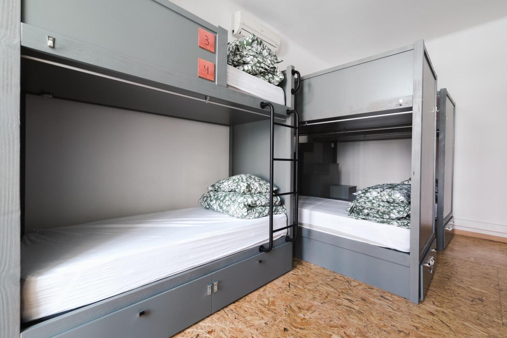 Bed 8 Bed Female Dorm