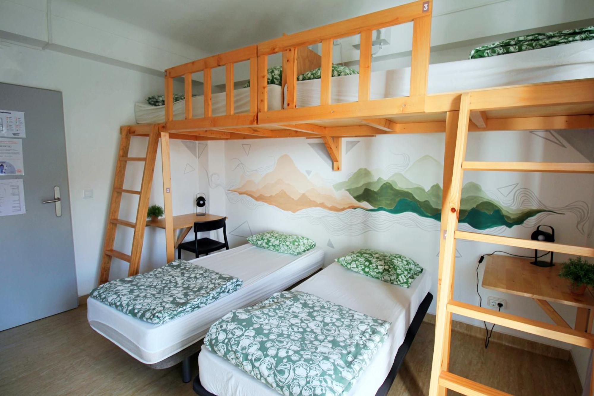 Bed in 4-Bed Mixed Dormitory Room