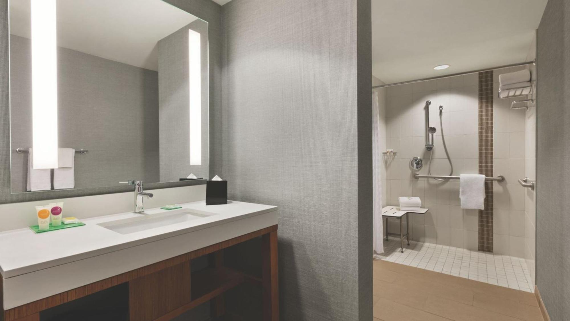 Queen Room with Two Queen Beds and Roll-In Shower - Disability Access