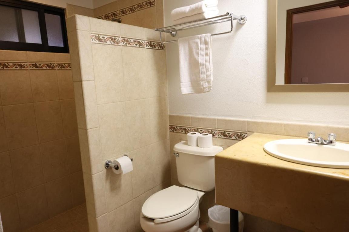 Standard Queen Room