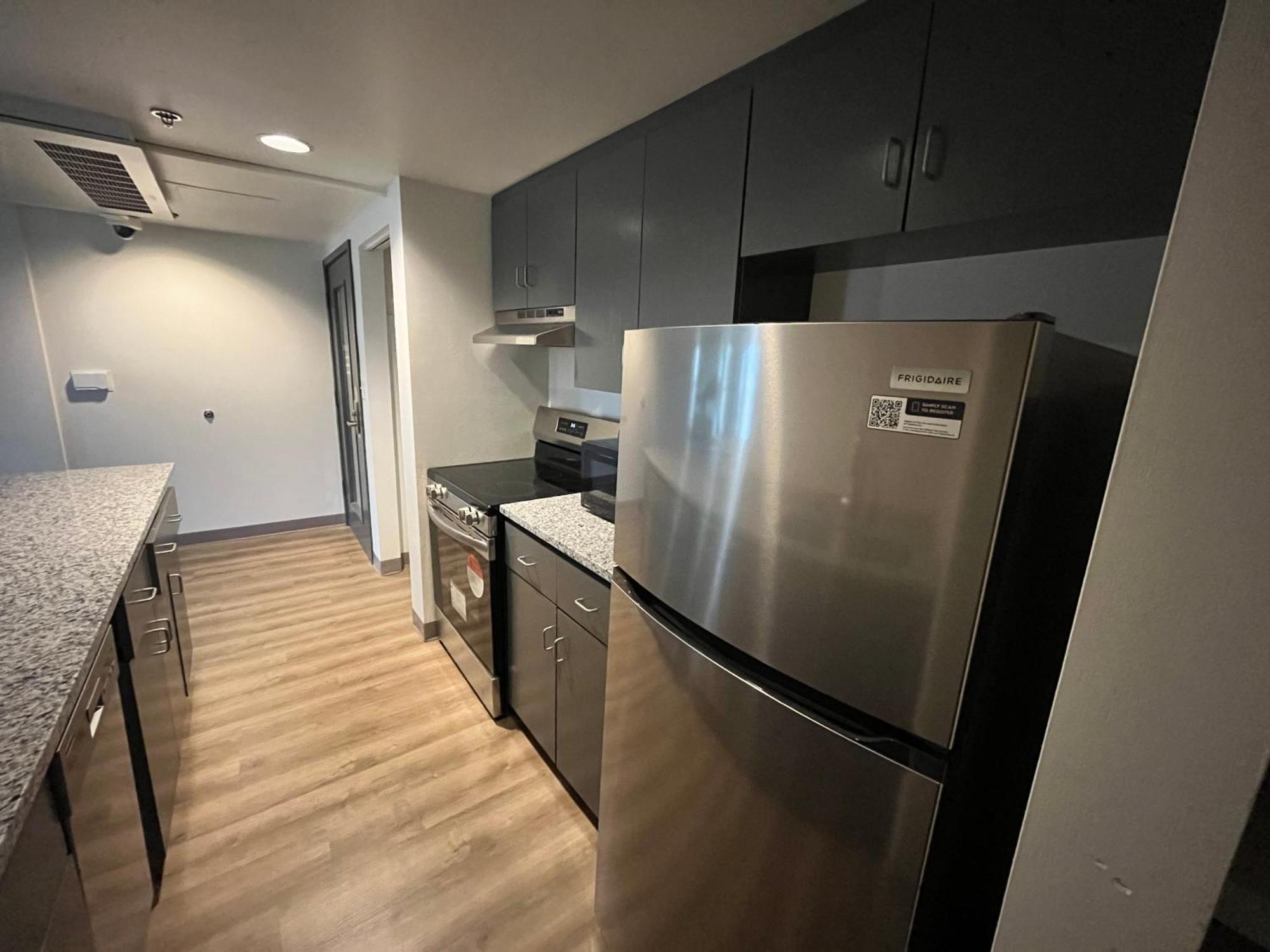 One-Bedroom King Suite - Non-Smoking