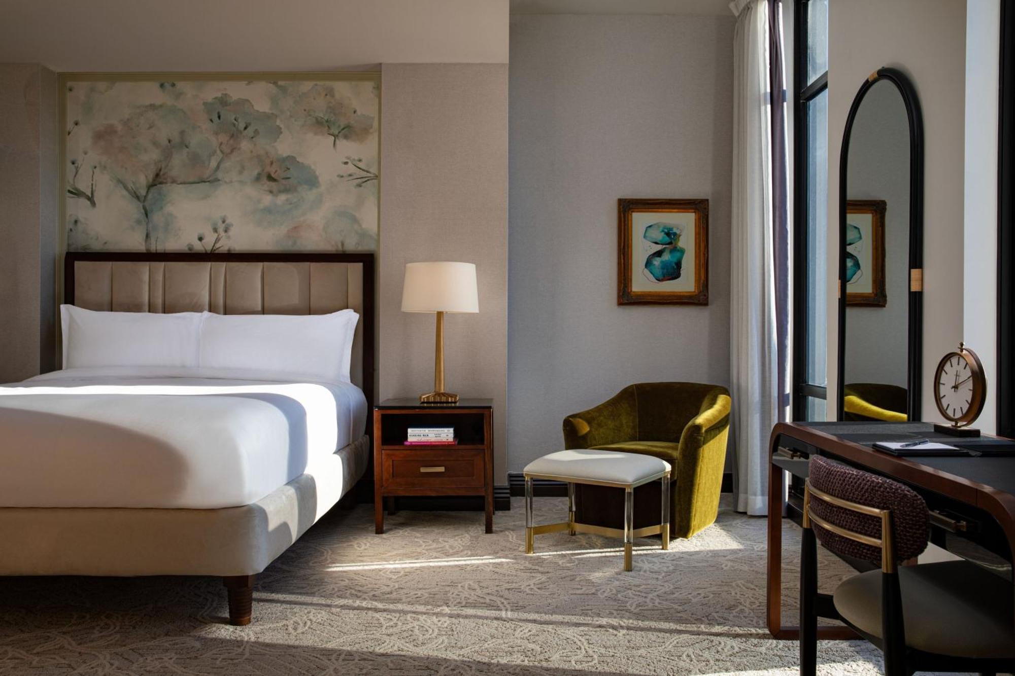 Larger Guest room, 1 King
