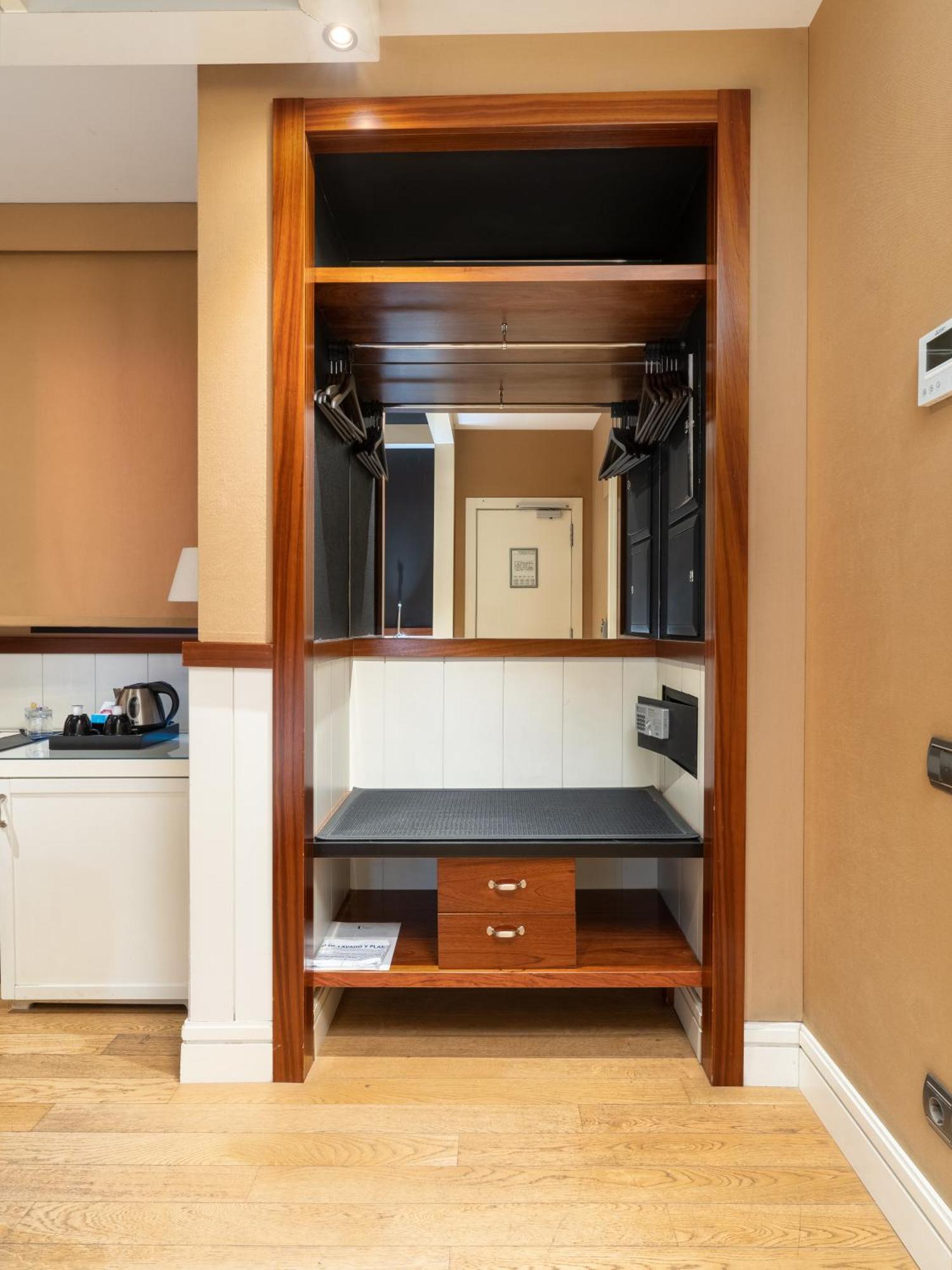Interior Economy Double or Twin Room