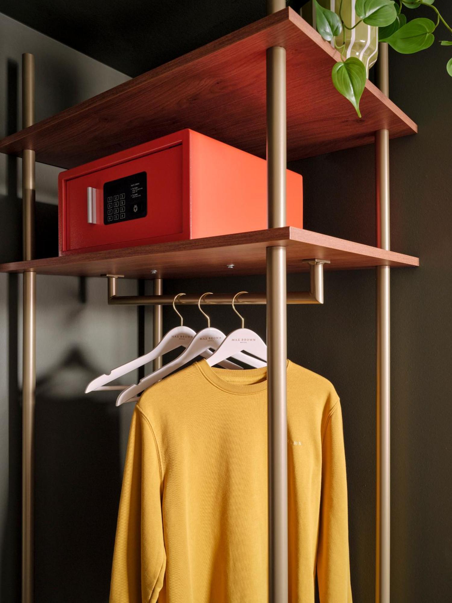 Medium Twin Room