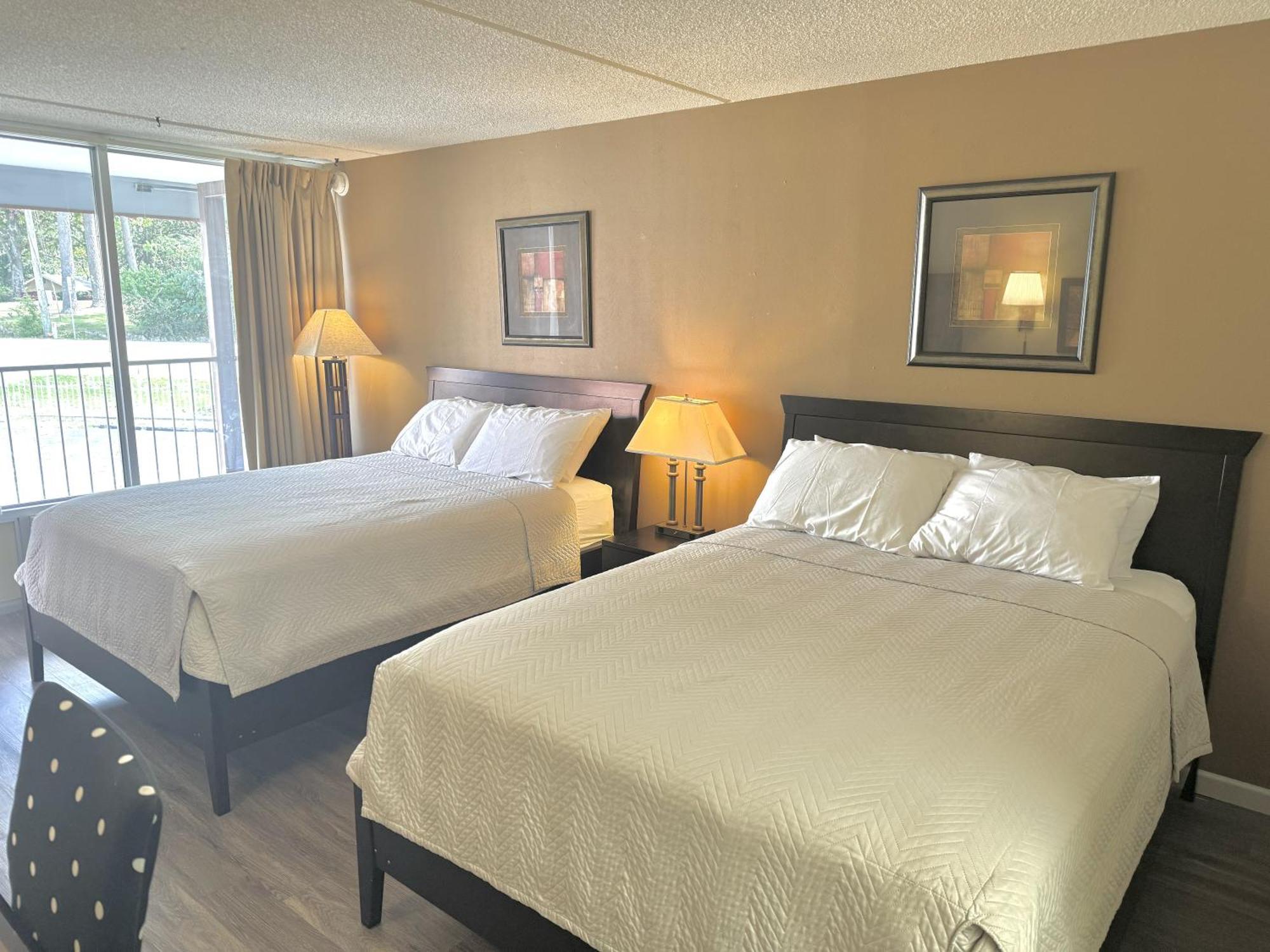 Standard Queen Room